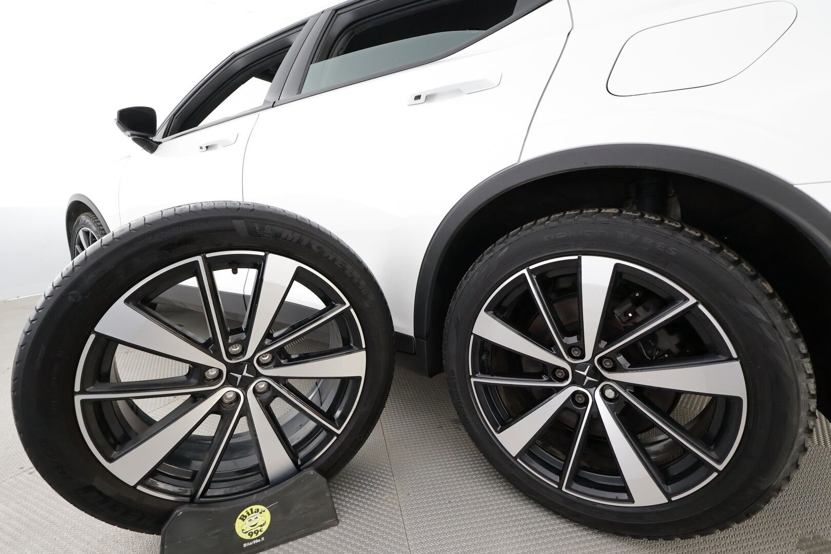 Polestar 2 2022 Long Range Single Motor, 170kW, 78kWh * ACC / Akkukäyttöinen Lisälämmitin / Pixel-LED / High Performance * - 1.Om Suomi-auto / Merkkihuollettu / Koti & Kauppalaturi