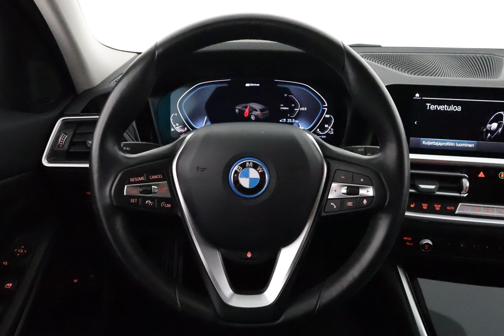 BMW 330 2022 G21 Touring 330e xDrive A Charged Edition **ACC / Adapt.LED / Hifi / P.tutkat / Puolinahat / Comfort Access / Navi** - Suomi-auto / Kahdet renkaat aluvanteilla / Merkkihuollettu