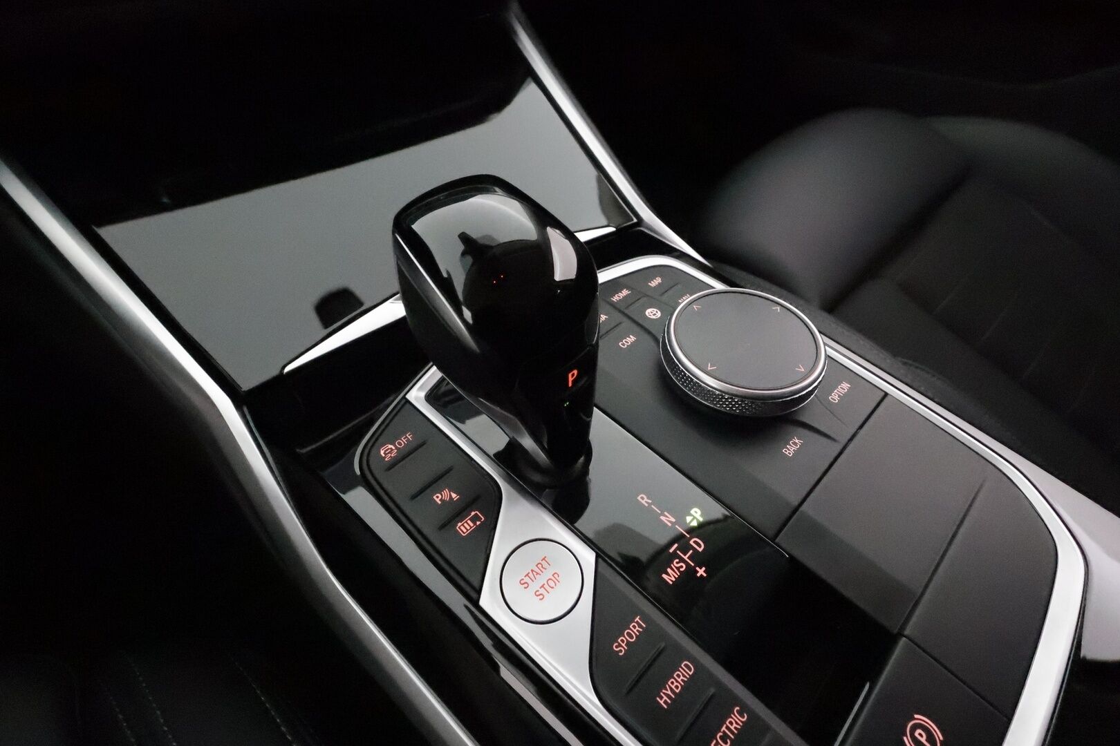 BMW 330 2022 G21 Touring 330e xDrive A Charged Edition **ACC / Adapt.LED / Hifi / P.tutkat / Puolinahat / Comfort Access / Navi** - Suomi-auto / Kahdet renkaat aluvanteilla / Merkkihuollettu