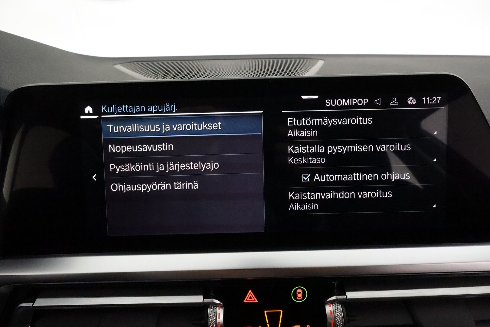 BMW 330 2022 G21 Touring 330e xDrive A Charged Edition **ACC / Adapt.LED / Hifi / P.tutkat / Puolinahat / Comfort Access / Navi** - 3,99 % KORKOTARJOUS TÄHÄN AUTOON 21.9. ASTI! - Suomi-auto / Kahdet renkaat aluvanteilla / Merkkihuollettu