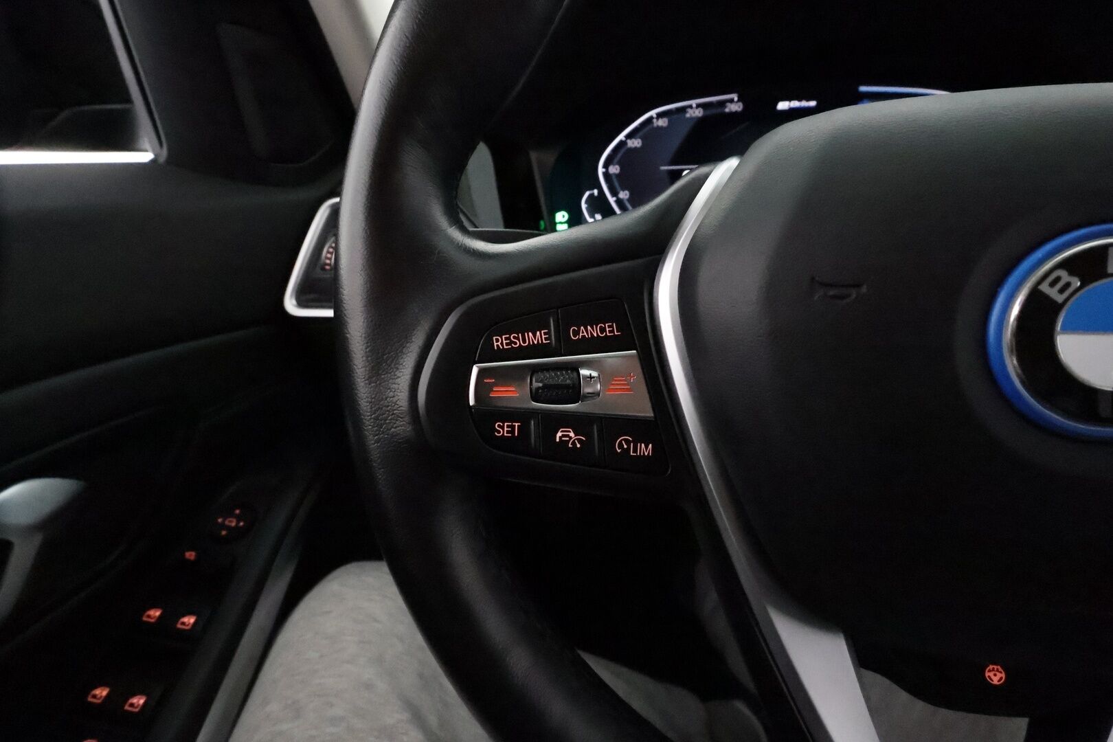 BMW 330 2022 G21 Touring 330e xDrive A Charged Edition **ACC / Adapt.LED / Hifi / P.tutkat / Puolinahat / Comfort Access / Navi** - Suomi-auto / Kahdet renkaat aluvanteilla / Merkkihuollettu - HULLUT JOULUT KORKOTARJOUS 2,49% 