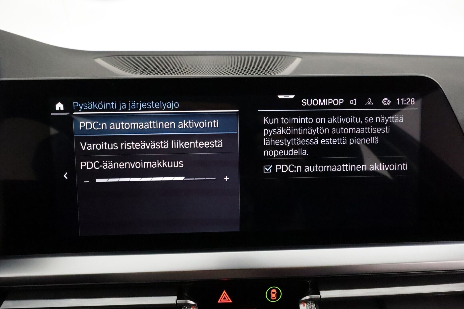 BMW 330 2022 G21 Touring 330e xDrive A Charged Edition **ACC / Adapt.LED / Hifi / P.tutkat / Puolinahat / Comfort Access / Navi** - 3,99 % KORKOTARJOUS TÄHÄN AUTOON 21.9. ASTI! - Suomi-auto / Kahdet renkaat aluvanteilla / Merkkihuollettu