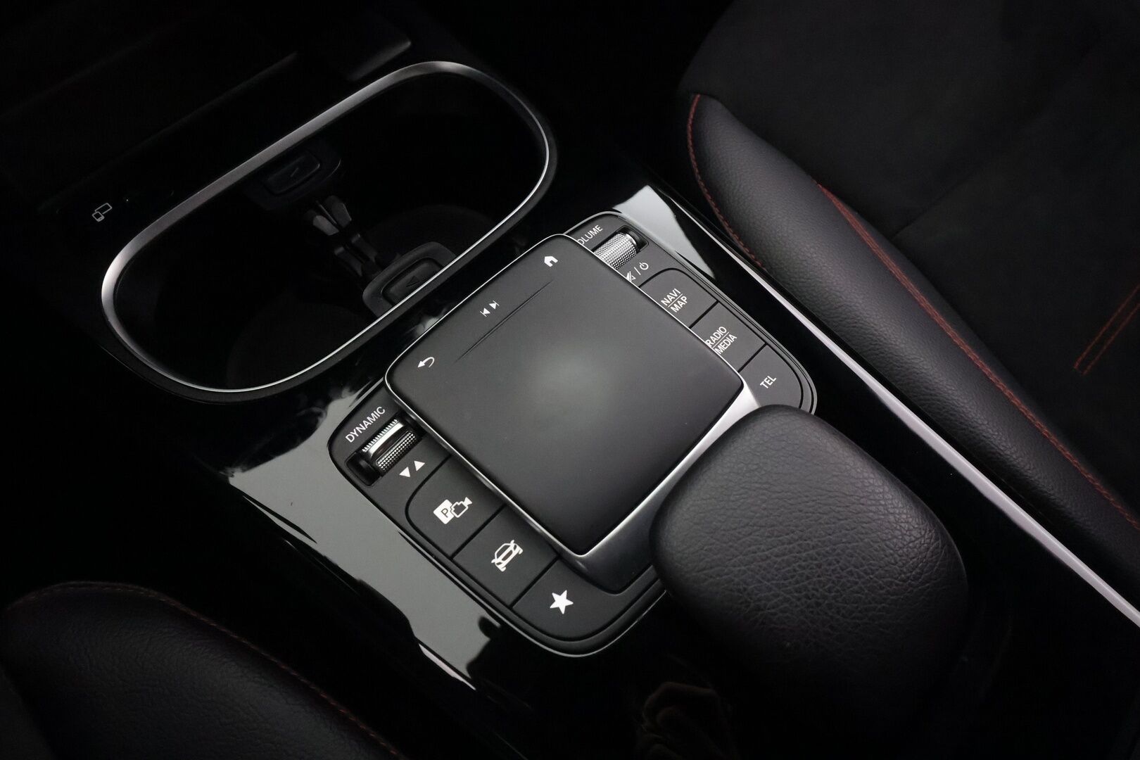 Mercedes-Benz CLA 2022 200 d 4MATIC A Shooting Brake Business AMG * Vakkari / P.kamera / Webasto / Koukku / Sähköluukku / LED * - Suomi-auto / Kahdet renkaat aluvanteilla