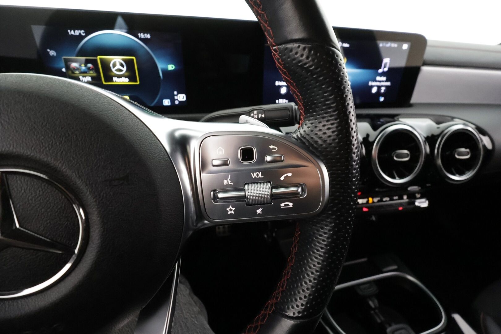 Mercedes-Benz CLA 2022 200 d 4MATIC A Shooting Brake Business AMG * Webasto / Vetokoukku / LED High Performance / Peruutuskamera / Sähköluukku - Suomi-auto / Kahdet renkaat aluvanteilla / Hyvät varusteet! - HULLUT AVAJAISHULINAT KORKOTARJOUS 3,29 %