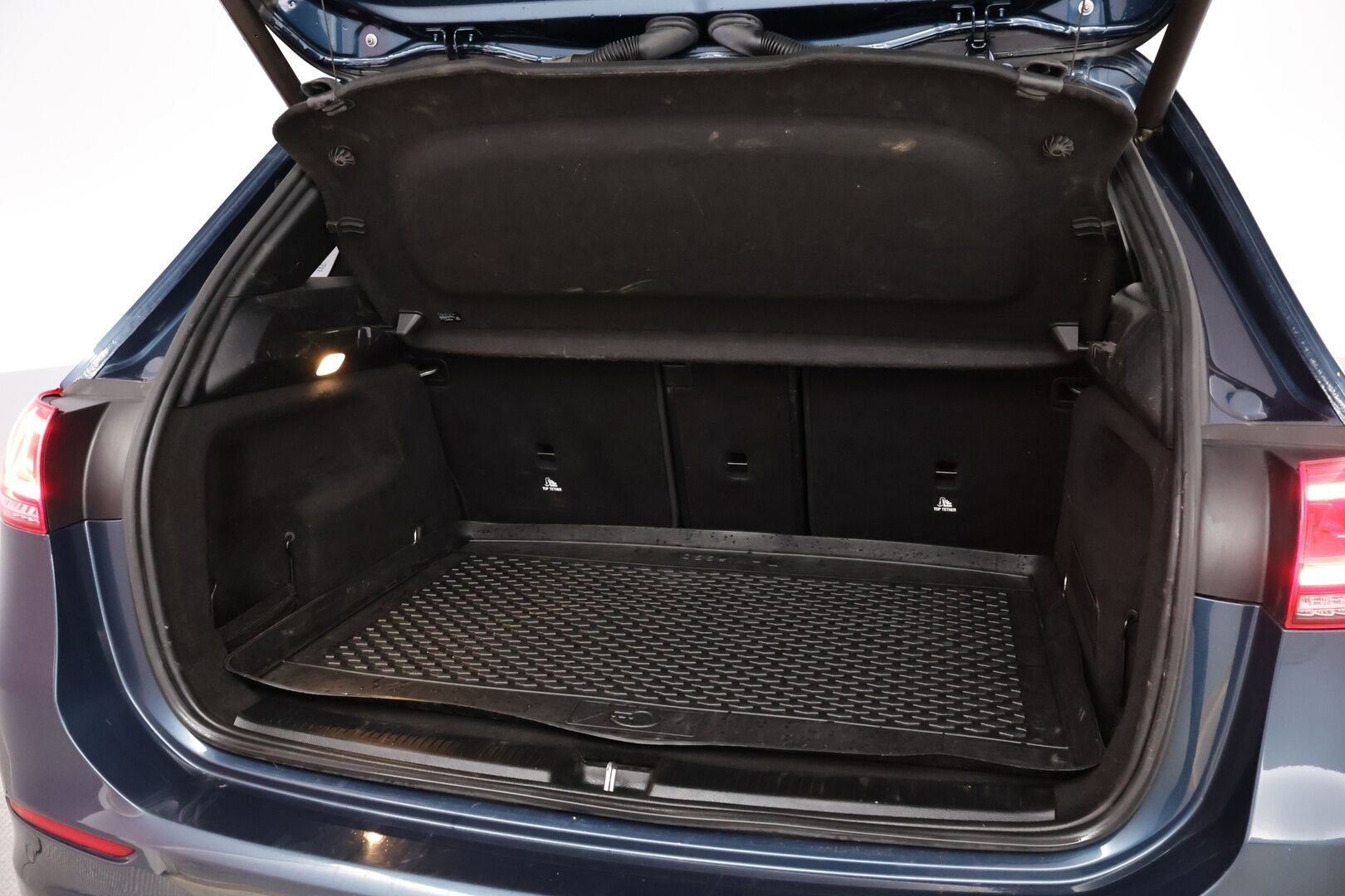 Mercedes-Benz B 2020 220 4Matic A Premium Business AMG - Webasto | DTR+Q | Midline | Vetokoukku | Peruutuskamera | Multibeam | Widescreen | Nahkasisusta | Keyless | Supervarusteet | Harvoin tarjolla!