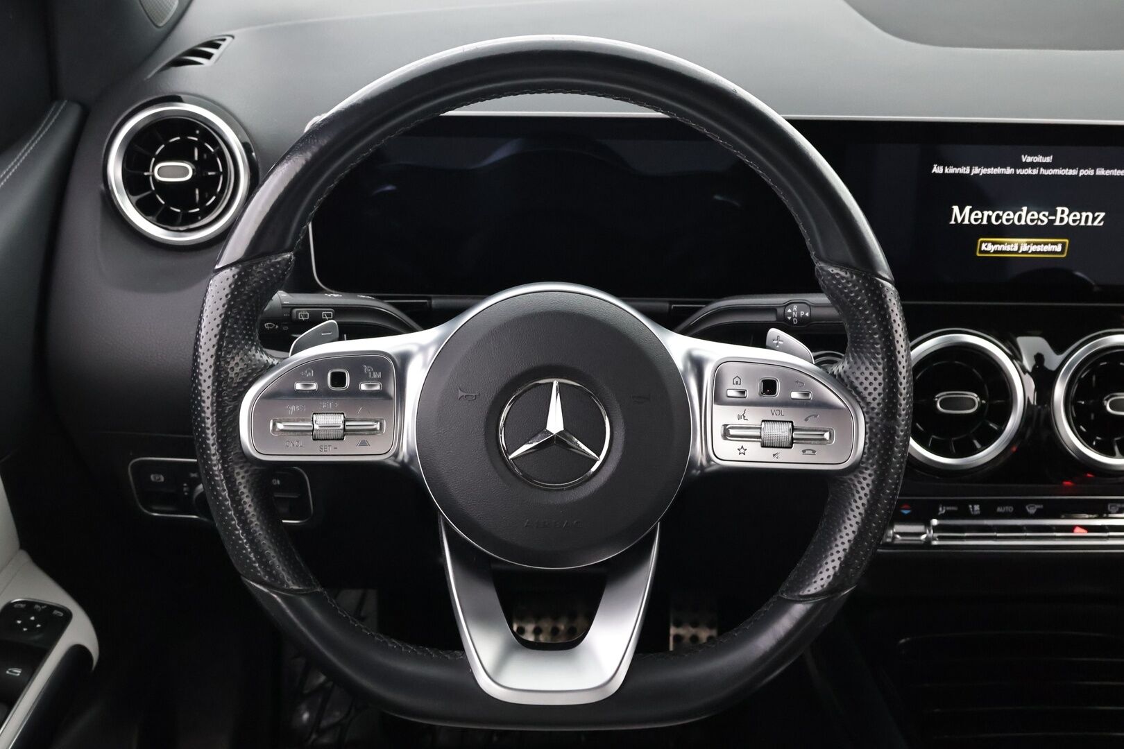 Mercedes-Benz B 2020 220 4Matic A Premium Business AMG - Webasto | DTR+Q | Midline | Vetokoukku | Peruutuskamera | Multibeam | Widescreen | Nahkasisusta | Keyless | Supervarusteet | Harvoin tarjolla!