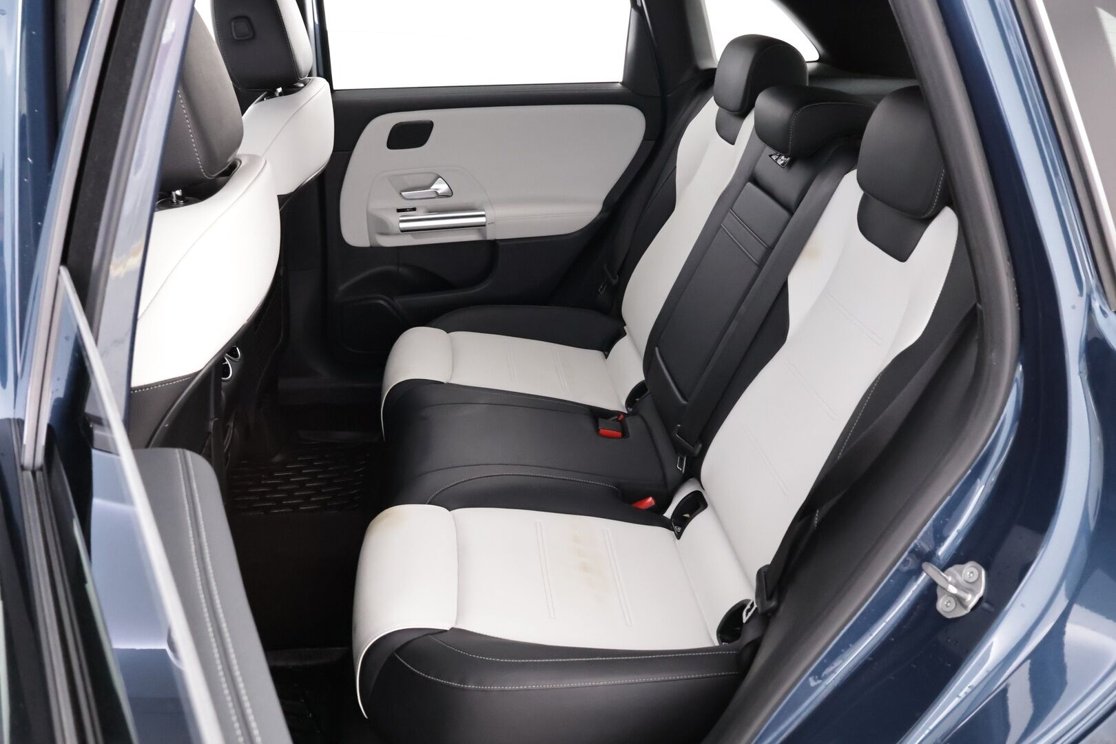 Mercedes-Benz B 2020 220 4Matic A Premium Business AMG - Webasto | DTR+Q | Midline | Vetokoukku | Peruutuskamera | Multibeam | Widescreen | Nahkasisusta | Keyless | Supervarusteet | Harvoin tarjolla!