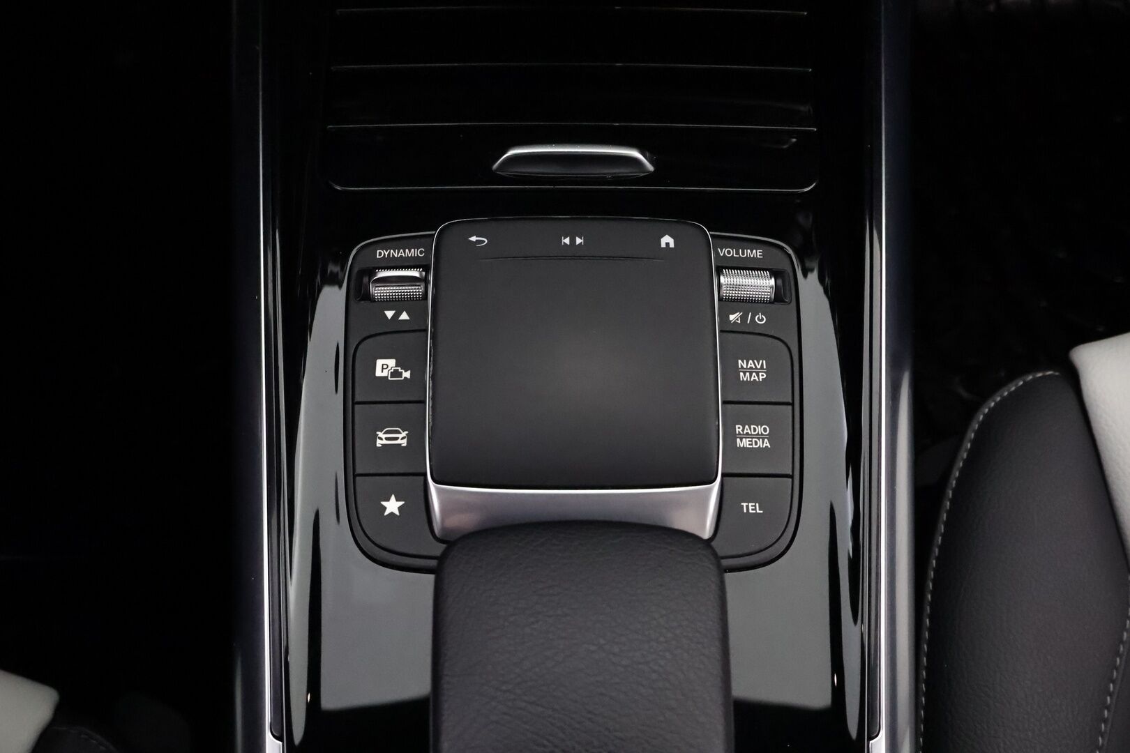 Mercedes-Benz B 2020 220 4Matic A Premium Business AMG - Webasto | DTR+Q | Midline | Vetokoukku | Peruutuskamera | Multibeam | Widescreen | Nahkasisusta | Keyless | Supervarusteet | Harvoin tarjolla!