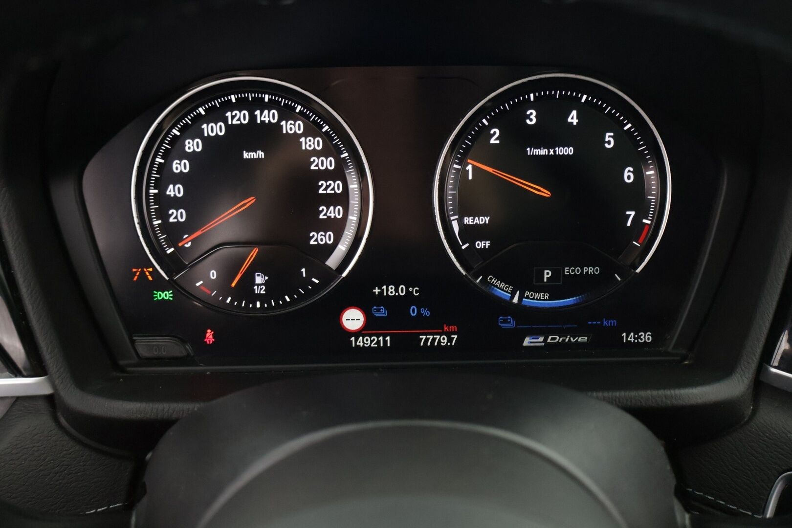 BMW X1 2021 F48 xDrive25e A SportLine - HUD | Hifit | ACC | Koukku | Navigation + | Panorama | Adapt. LED | Sporttipenkit | Sähkötoiminen takaluukku