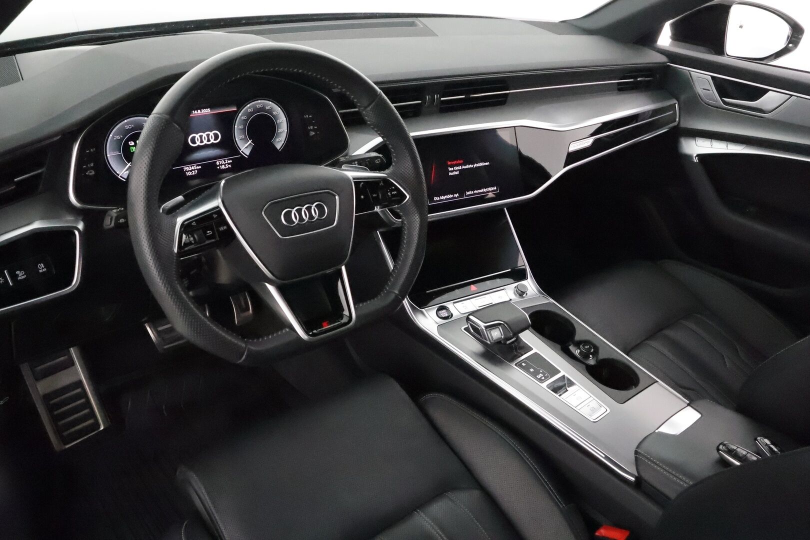 Audi A6 2020 Avant 55 TFSI e S-Line **Adapt.vakkkari / HUD / 360° / Muistipenkit hieronnalla / Matrix LED / Navi** - 3,99 % KORKOTARJOUS TÄHÄN AUTOON - Kahdet renkaat aluvanteilla / Ilmastoidut etuistuimet / Penkinlämmittimet takana / Koukku / KeylessGo / Digimittaristo / Nahka sporttipenkit