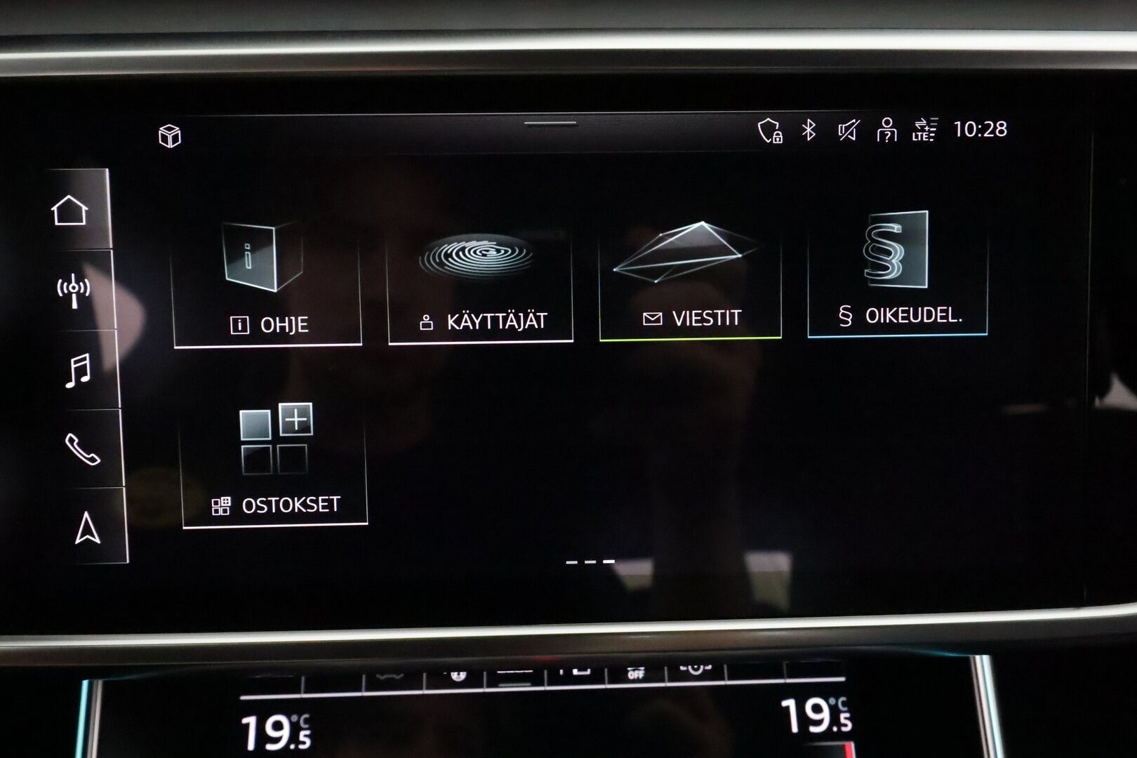 Audi A6 2020 Avant 55 TFSI e S-Line **Adapt.vakkkari / HUD / 360° / Muistipenkit hieronnalla / Matrix LED / Navi** - 3,99 % KORKOTARJOUS TÄHÄN AUTOON - Kahdet renkaat aluvanteilla / Ilmastoidut etuistuimet / Penkinlämmittimet takana / Koukku / KeylessGo / Digimittaristo / Nahka sporttipenkit