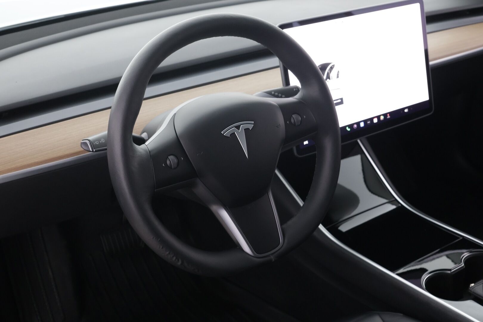 Tesla Model 3 2020 Standard Range Plus RWD * Autopilot / Lasikatto / Acc / Peruutuskamera / Musta Nahkasisusta*