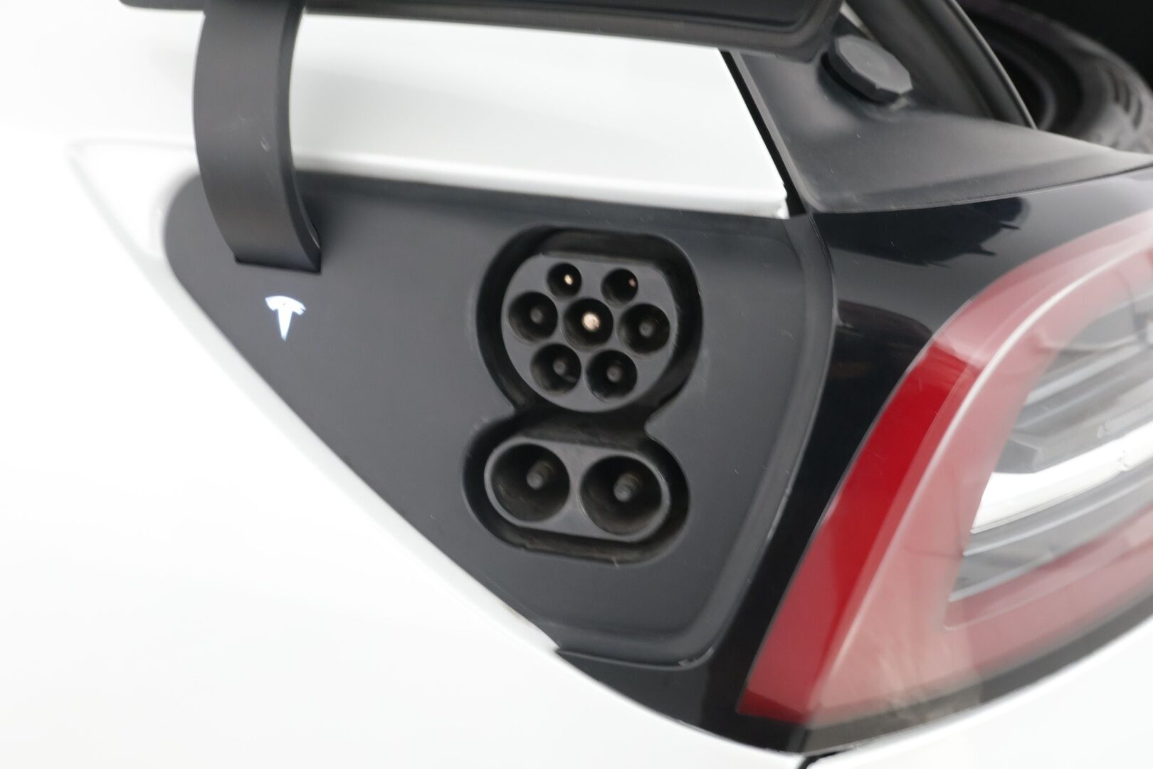 Tesla Model 3 2020 Standard Range Plus RWD * Autopilot / Lasikatto / Acc / Peruutuskamera / Musta Nahkasisusta*