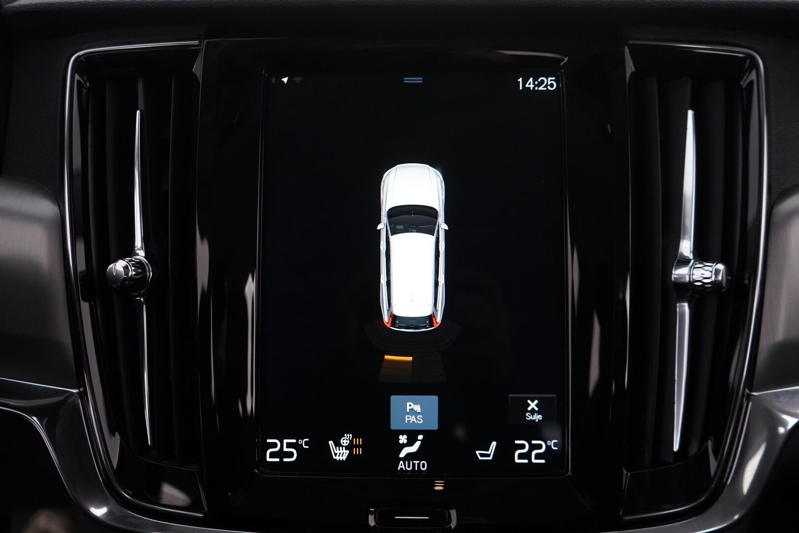 Volvo V90 2018 D3 AWD Business aut *Koukku / Webasto / ACC / Puolinahat / S.kontti* - Kahdet renkaat alumiinivantein / EI ADBLUE / Seuraava katsastus 21.7.2027 / Säännölliset huollot / Viimeisin huolto 07.2025 / Siisti - Osta nyt, maksa vasta ensi vuonna