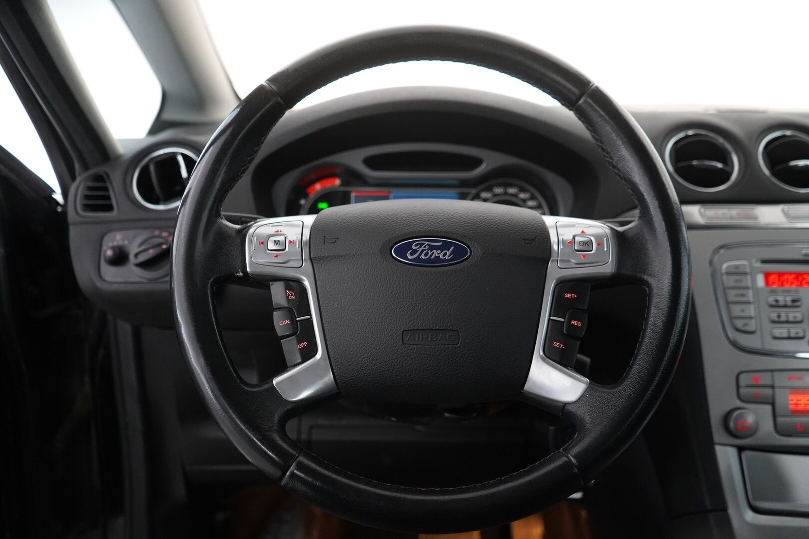 Ford S-Max 2008 2,0 TDCi 140 hv autom. Titanium A6 5-ovinen MYYDÄÄN HUUTOKAUPAT.COM