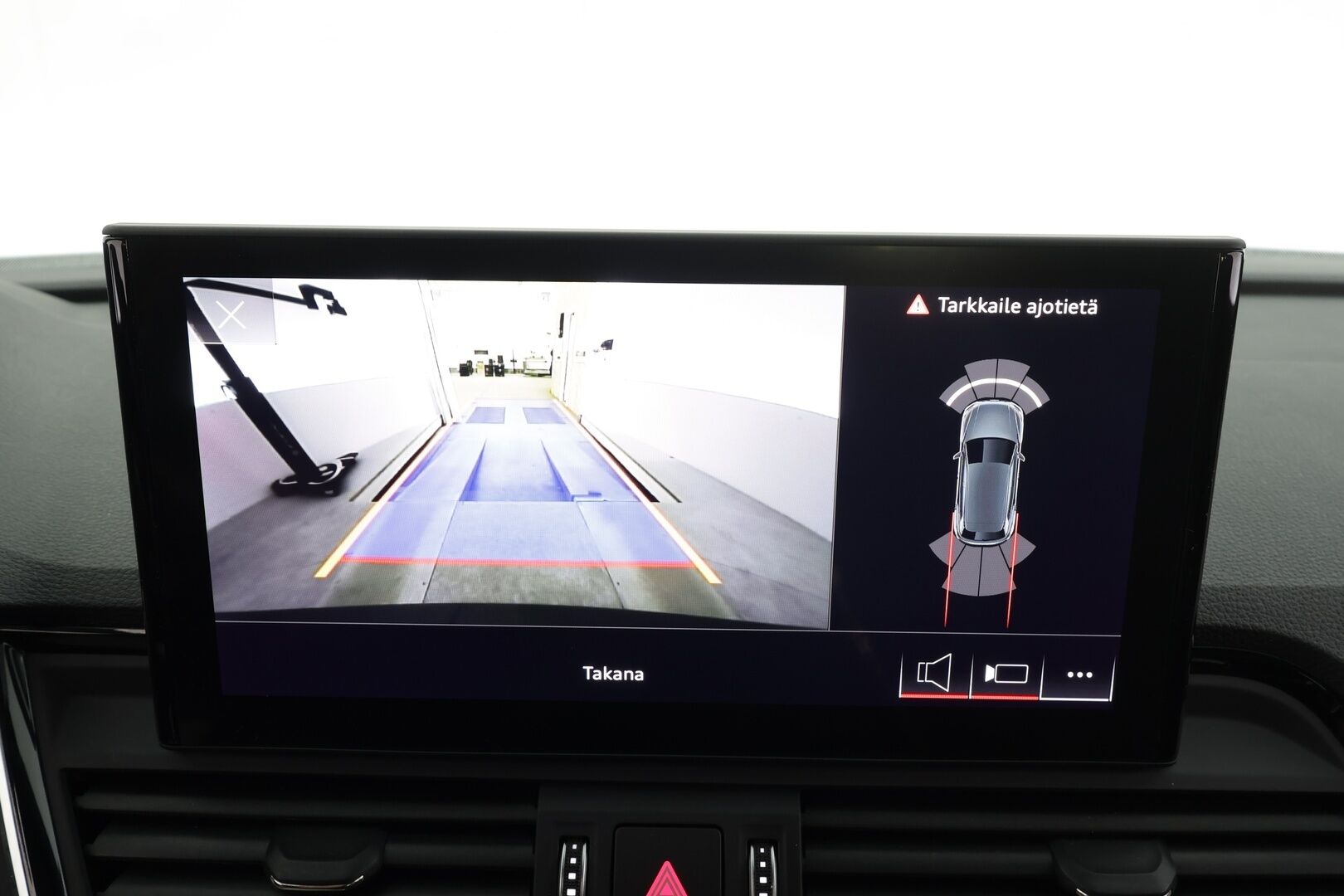 Audi Q5 2022 Advanced 50 TFSI e 220 kW quattro S tronic Electrified Edition * Adapt.Vakkari / Vetokoukku / Ilma-Alusta / LED / Sporttipenkit - Akku kuntotarkastettu / P.Kamera / Suomi-auto / 2x Latauskaapelit / Kahdet renkaat 