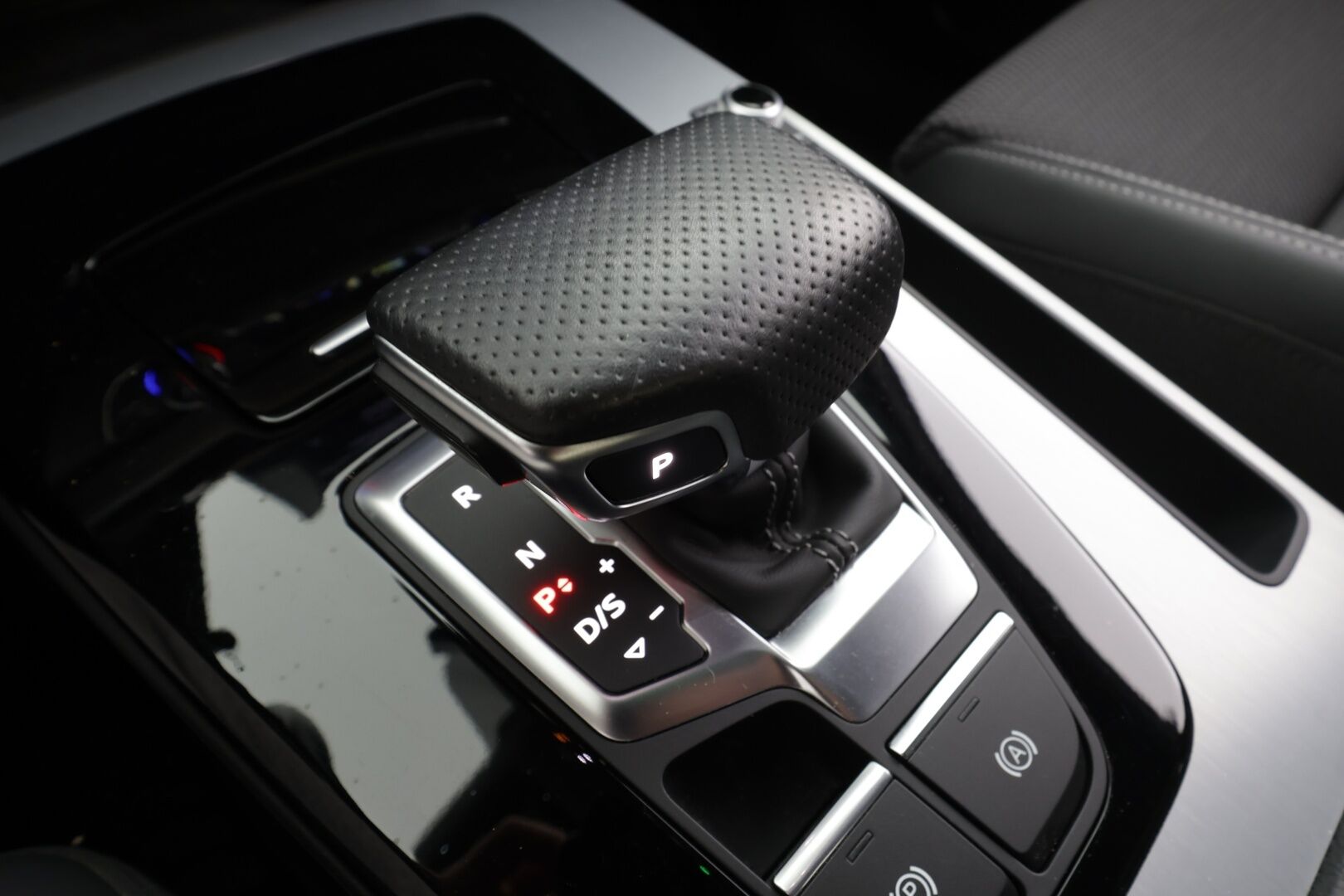 Audi Q5 2022 Advanced 50 TFSI e 220 kW quattro S tronic Electrified Edition * Adapt.Vakkari / Vetokoukku / Ilma-Alusta / LED / Sporttipenkit - Akku kuntotarkastettu / P.Kamera / Suomi-auto / 2x Latauskaapelit / Kahdet renkaat 