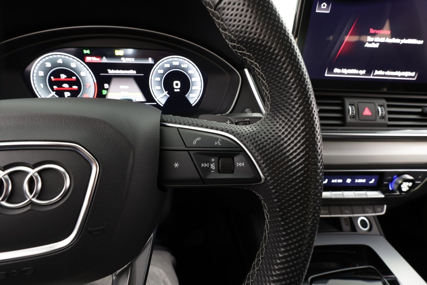 Audi Q5 2022 Advanced 50 TFSI e 220 kW quattro S tronic Electrified Edition * Adapt.Vakkari / Vetokoukku / Ilma-Alusta / LED / Sporttipenkit - Akku kuntotarkastettu / P.Kamera / Suomi-auto / 2x Latauskaapelit / Kahdet renkaat 