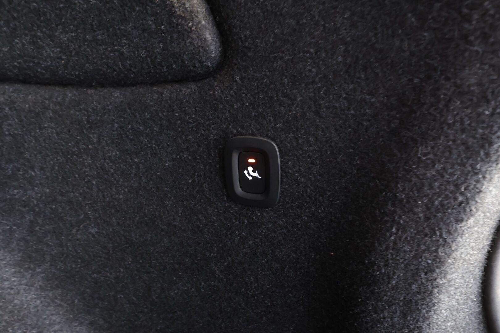Volvo XC40 2021 B4 AWD MHEV Business Inscription aut - | ACC | Webasto | Panorama | Koukku | Full-LED | Muistipenkki | H&K | BLIS | 360° | Suomi-auto | Kahdet renkaat aluvanteilla | Merkkihuollettu | Supervarusteet |