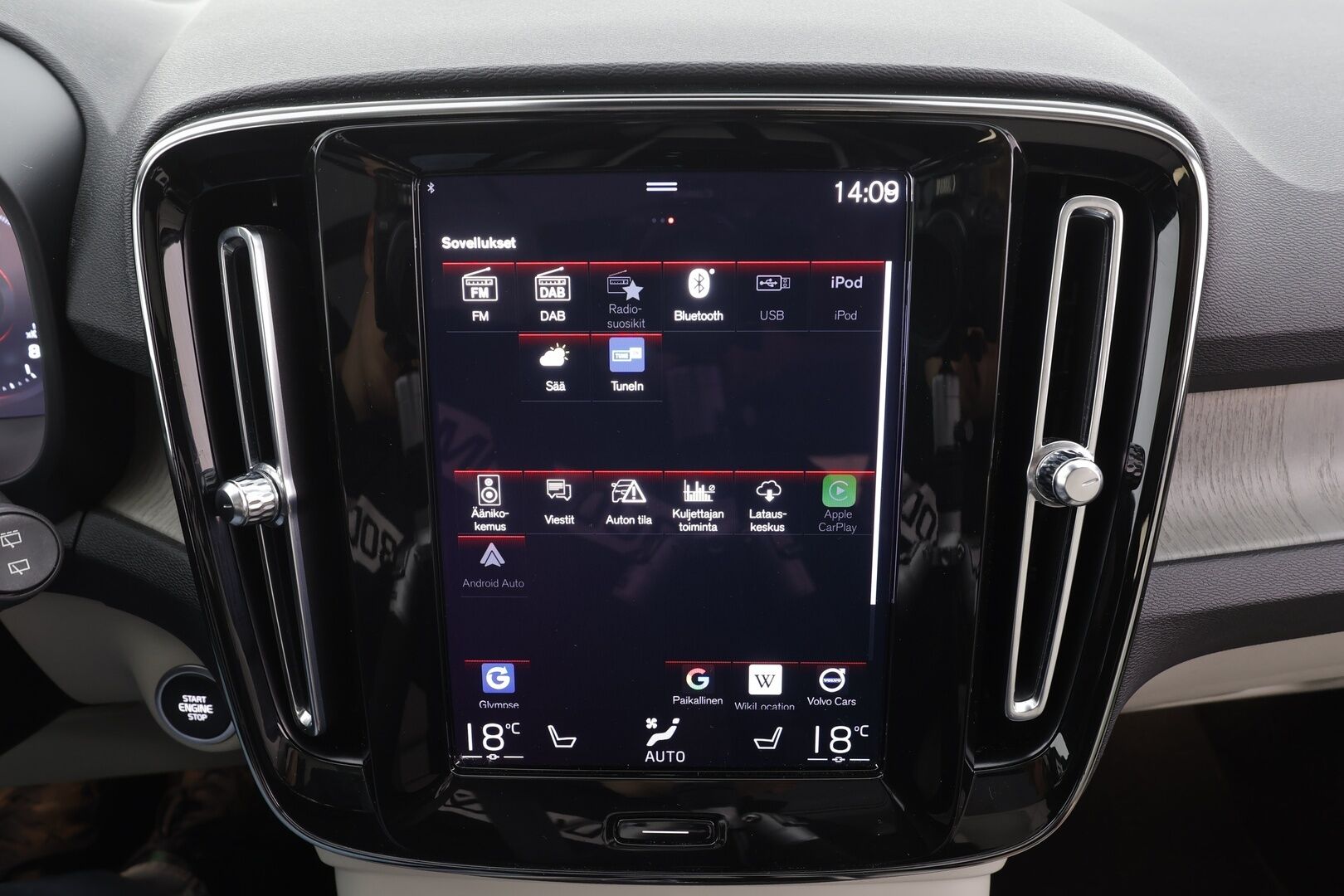 Volvo XC40 2021 B4 AWD MHEV Business Inscription aut - | ACC | Webasto | Panorama | Koukku | Full-LED | Muistipenkki | H&K | BLIS | 360° | Suomi-auto | Kahdet renkaat aluvanteilla | Merkkihuollettu | Supervarusteet |