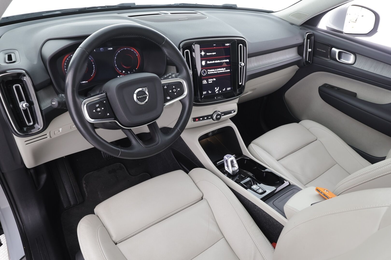 Volvo XC40 2021 B4 AWD MHEV Business Inscription aut - | ACC | Webasto | Panorama | Koukku | Full-LED | Muistipenkki | H&K | BLIS | 360° | Suomi-auto | Kahdet renkaat aluvanteilla | Merkkihuollettu | Supervarusteet |