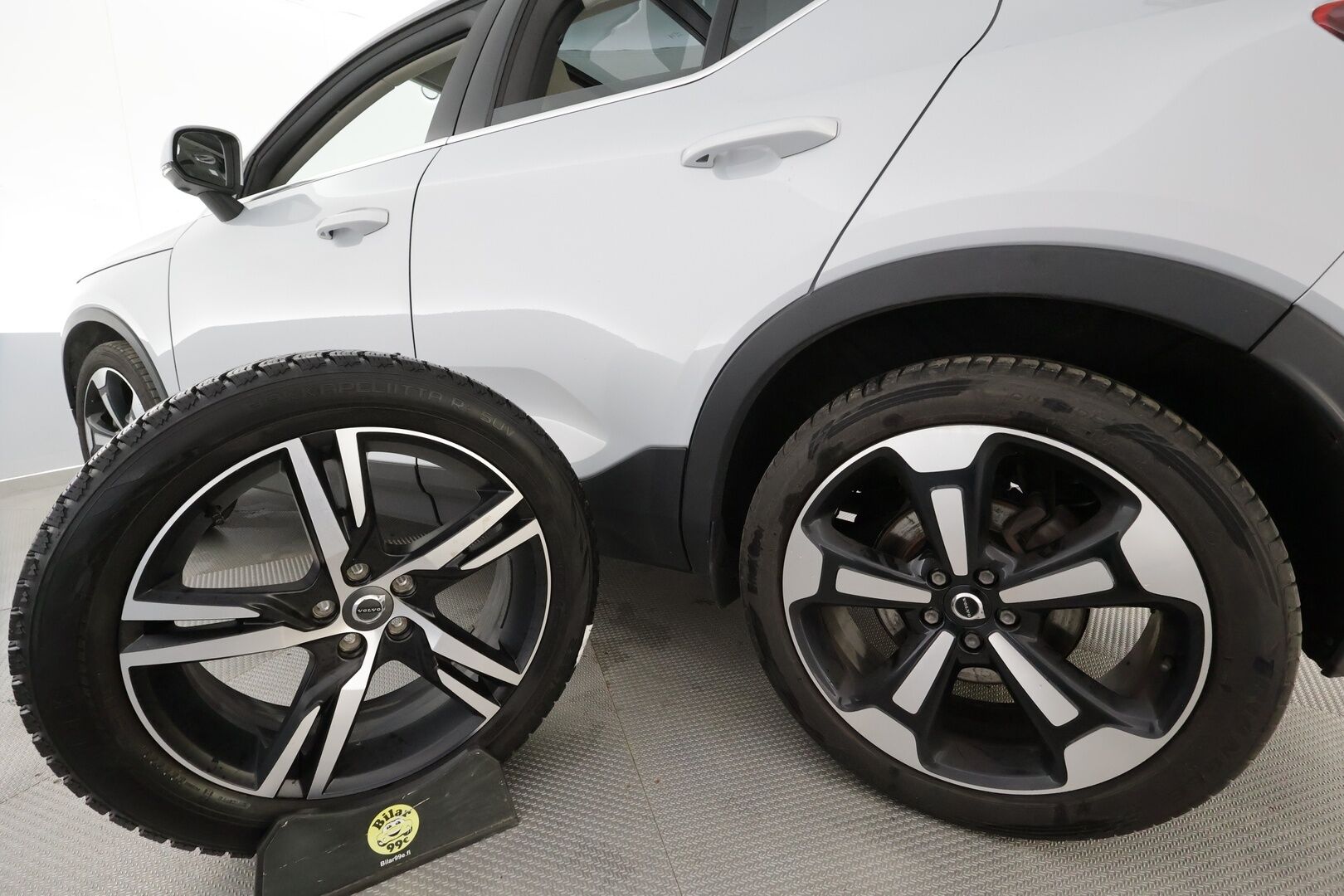 Volvo XC40 2021 B4 AWD MHEV Business Inscription aut - | ACC | Webasto | Panorama | Koukku | Full-LED | Muistipenkki | H&K | BLIS | 360° | Suomi-auto | Kahdet renkaat aluvanteilla | Merkkihuollettu | Supervarusteet |