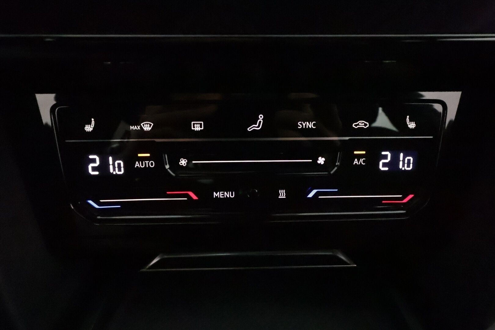 Volkswagen Arteon 2021 Shooting Brake R-Line 2,0 TDI SCR 110 kW *ACC / P.tutkat / Adapt.LED / Panorama / KeylessGo / Webasto* - KATSO KAMPANJAHINTA! / 1.Om Suomi-auto / Kahdet renkaat alumiinivantein / Viimeisin huolto 128tkm! / ALV - vähennyskelpoinen - Osta nyt, maksa vasta ensi vuonna