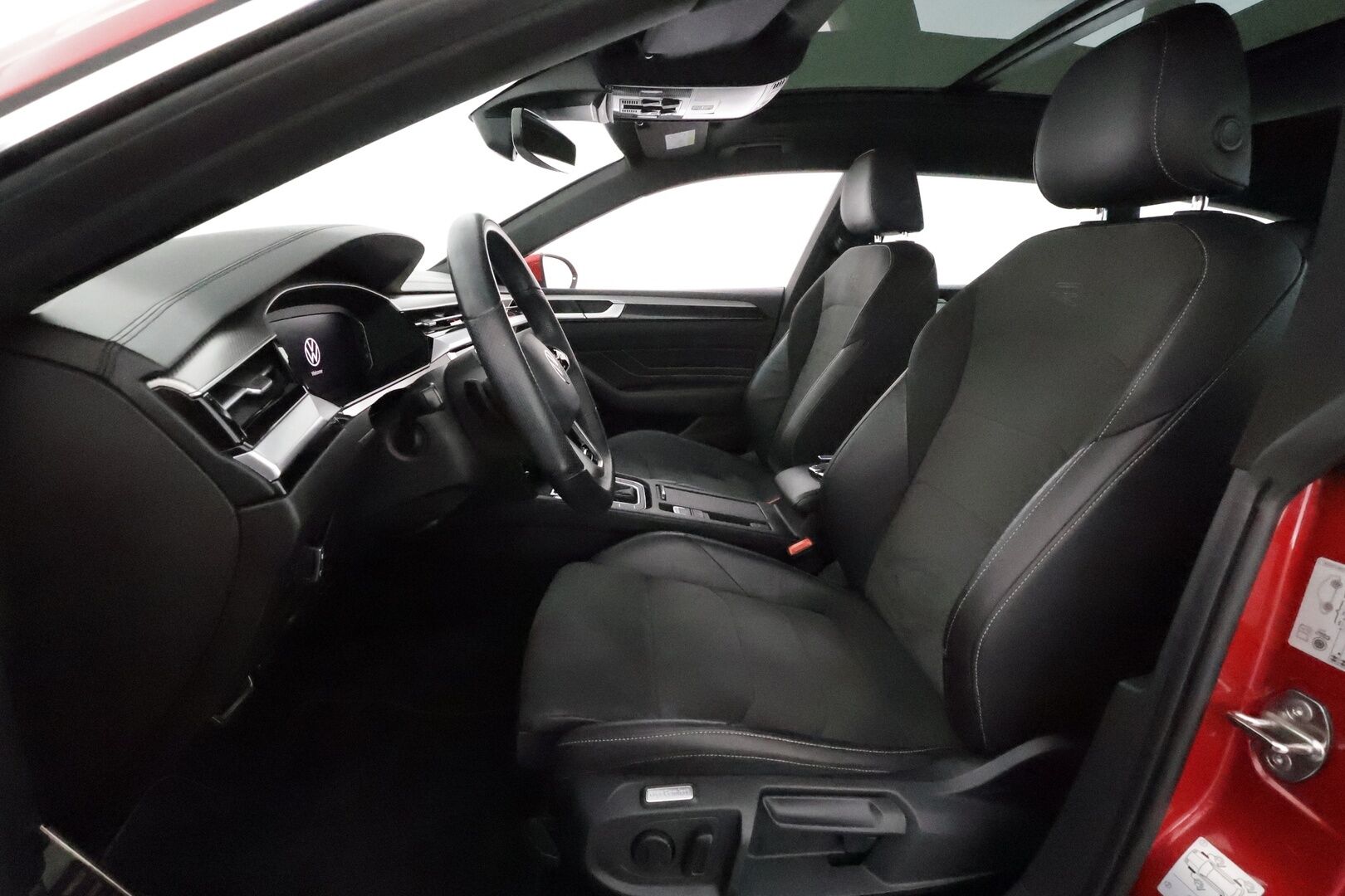 Volkswagen Arteon 2021 Shooting Brake R-Line 2,0 TDI SCR 110 kW *ACC / P.tutkat / Adapt.LED / Panorama / KeylessGo / Webasto* - KATSO KAMPANJAHINTA! / 1.Om Suomi-auto / Kahdet renkaat alumiinivantein / Viimeisin huolto 128tkm! / ALV - vähennyskelpoinen - Osta nyt, maksa vasta ensi vuonna