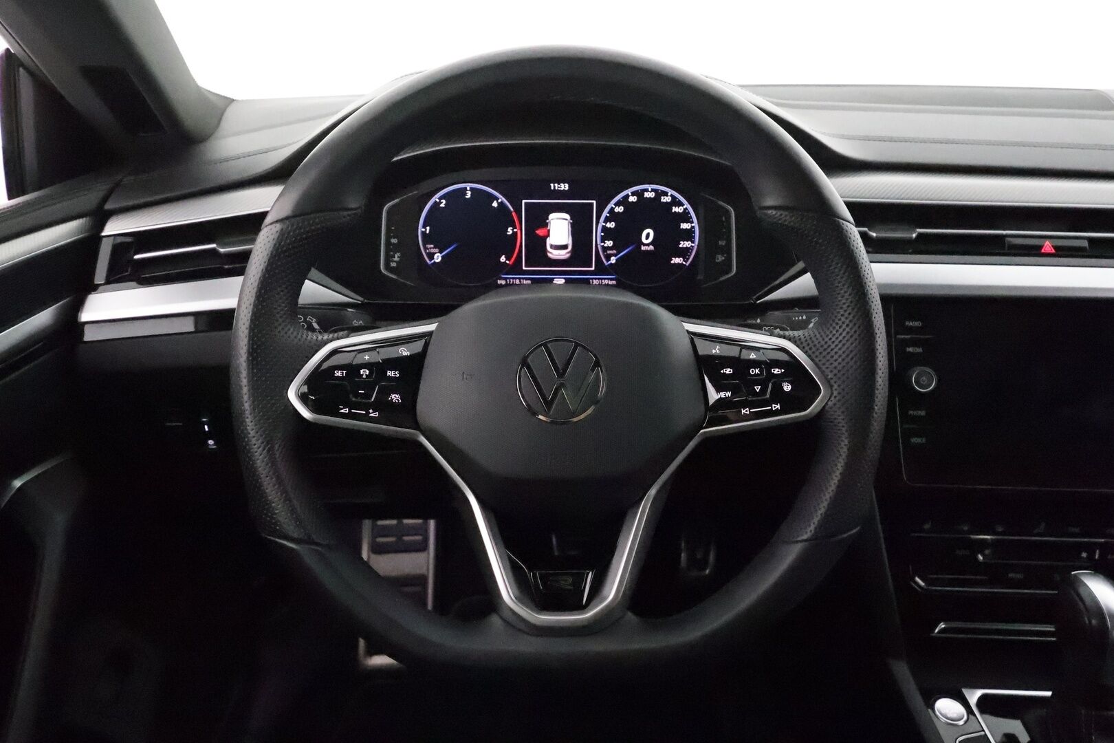 Volkswagen Arteon 2021 Shooting Brake R-Line 2,0 TDI SCR 110 kW *ACC / P.tutkat / Adapt.LED / Panorama / KeylessGo / Webasto* - 1.Om Suomi-auto / Kahdet renkaat aluvanteilla