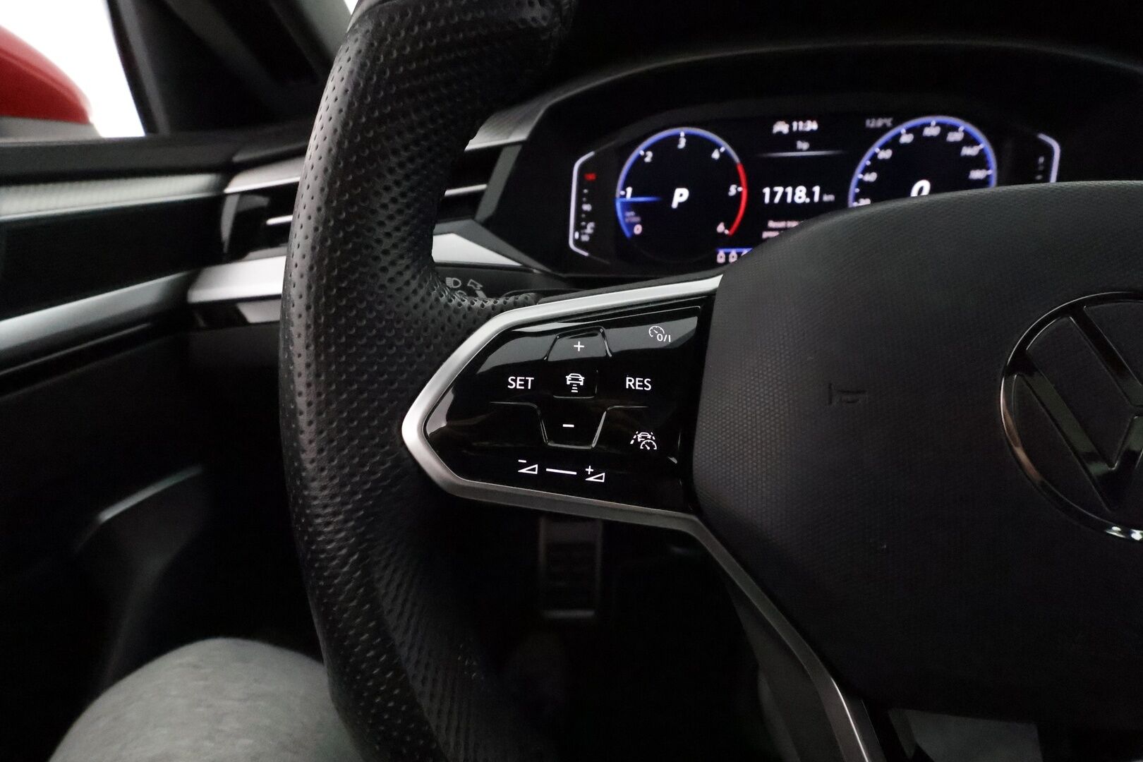 Volkswagen Arteon 2021 Shooting Brake R-Line 2,0 TDI SCR 110 kW *ACC / P.tutkat / Adapt.LED / Panorama / KeylessGo / Webasto* - KATSO KAMPANJAHINTA! / 1.Om Suomi-auto / Kahdet renkaat alumiinivantein / Viimeisin huolto 128tkm! / ALV - vähennyskelpoinen - Osta nyt, maksa vasta ensi vuonna