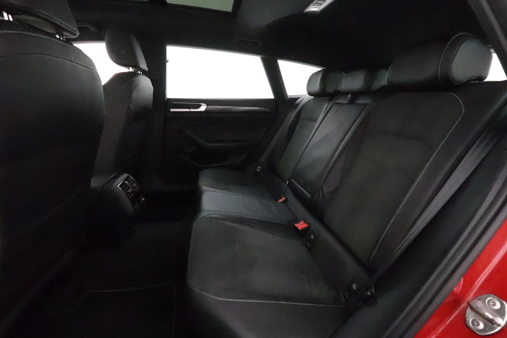 Volkswagen Arteon 2021 Shooting Brake R-Line 2,0 TDI SCR 110 kW *ACC / P.tutkat / Adapt.LED / Panorama / KeylessGo / Webasto* - KATSO KAMPANJAHINTA! / 1.Om Suomi-auto / Kahdet renkaat alumiinivantein / Viimeisin huolto 128tkm! / ALV - vähennyskelpoinen - Osta nyt, maksa vasta ensi vuonna