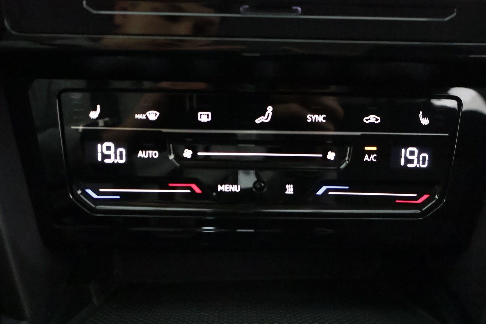 Volkswagen Passat 2021 Variant 2,0 TDI EVO SCR 110 kW DSG-automaatti** Koukku / Adapt.vakkari / P.tutkat / Aple&Android - 1-om Suomi-auto