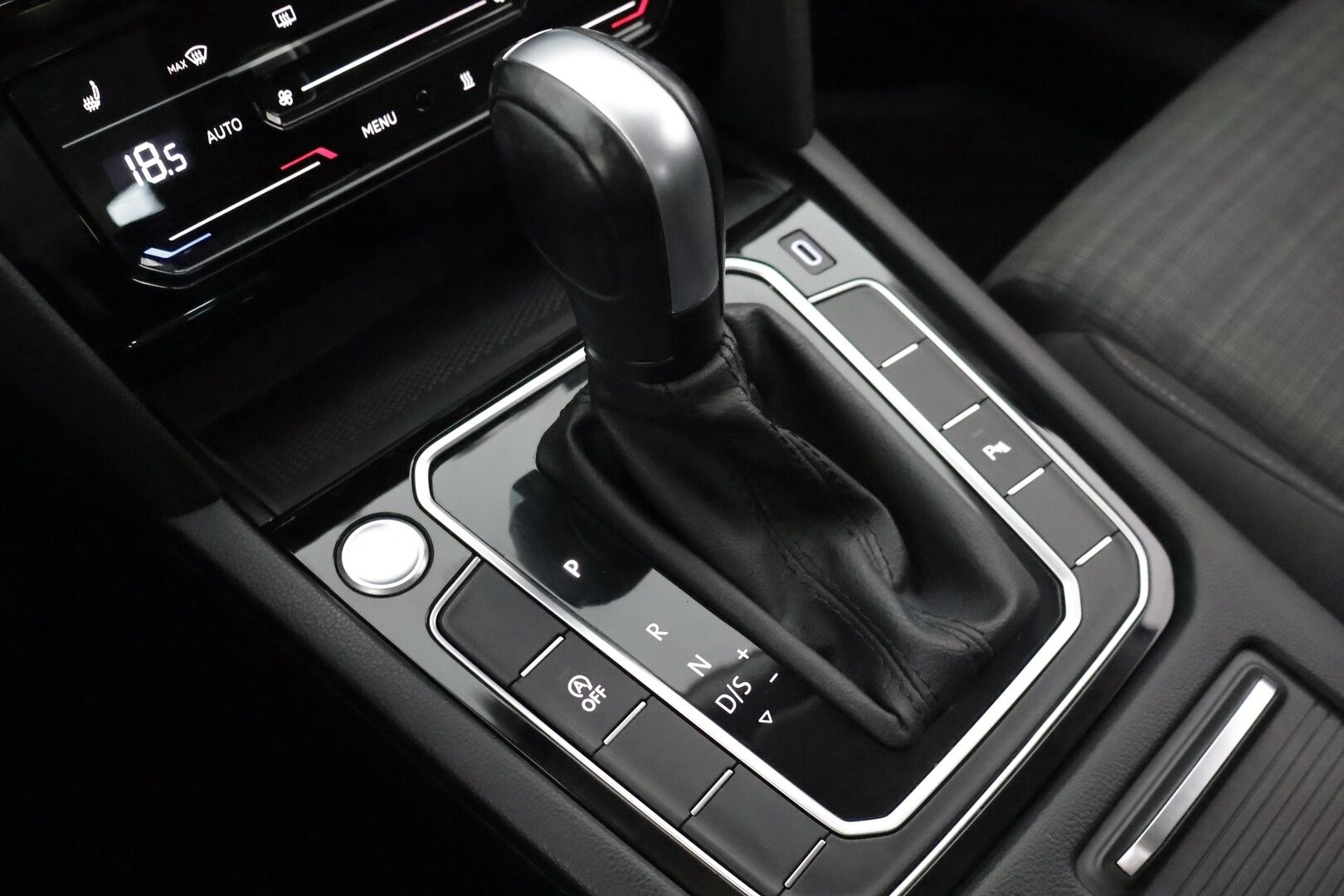 Volkswagen Passat 2021 Variant 2,0 TDI EVO SCR 110 kW DSG-automaatti** Koukku / Adapt.vakkari / P.tutkat / Aple&Android - 1-om Suomi-auto