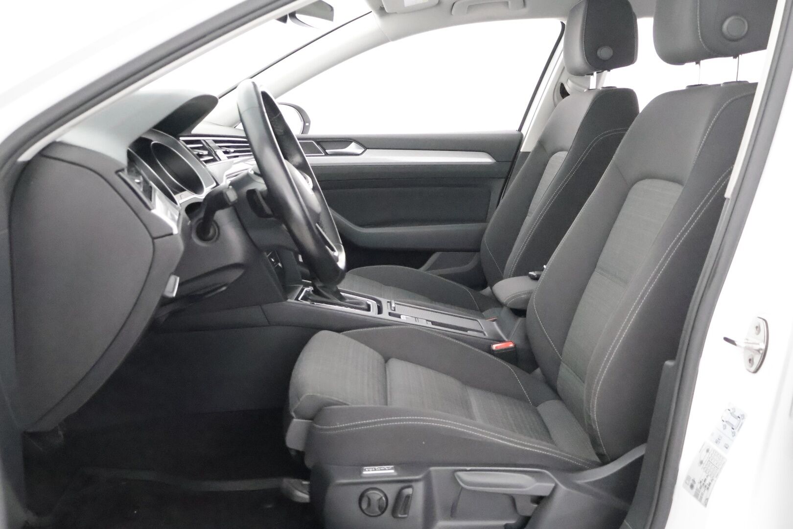 Volkswagen Passat 2021 Variant 2,0 TDI EVO SCR 110 kW DSG-automaatti** Koukku / Adapt.vakkari / P.tutkat / Aple&Android - 1-om Suomi-auto