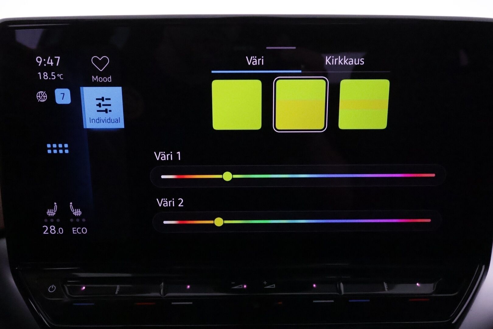 Volkswagen ID.4 2021 Pro Performance Business Max **Lämpöpumppu / Lasikatto / HUD / ACC / 360° / Matrix / Hierovat Sportpenkit Muistilla** - 1-om Suomi-auto / 2x Latauskaapelit / Kahdet Renkaat / Merkkihuollettu! / **HUIPPU KAMOILLA**