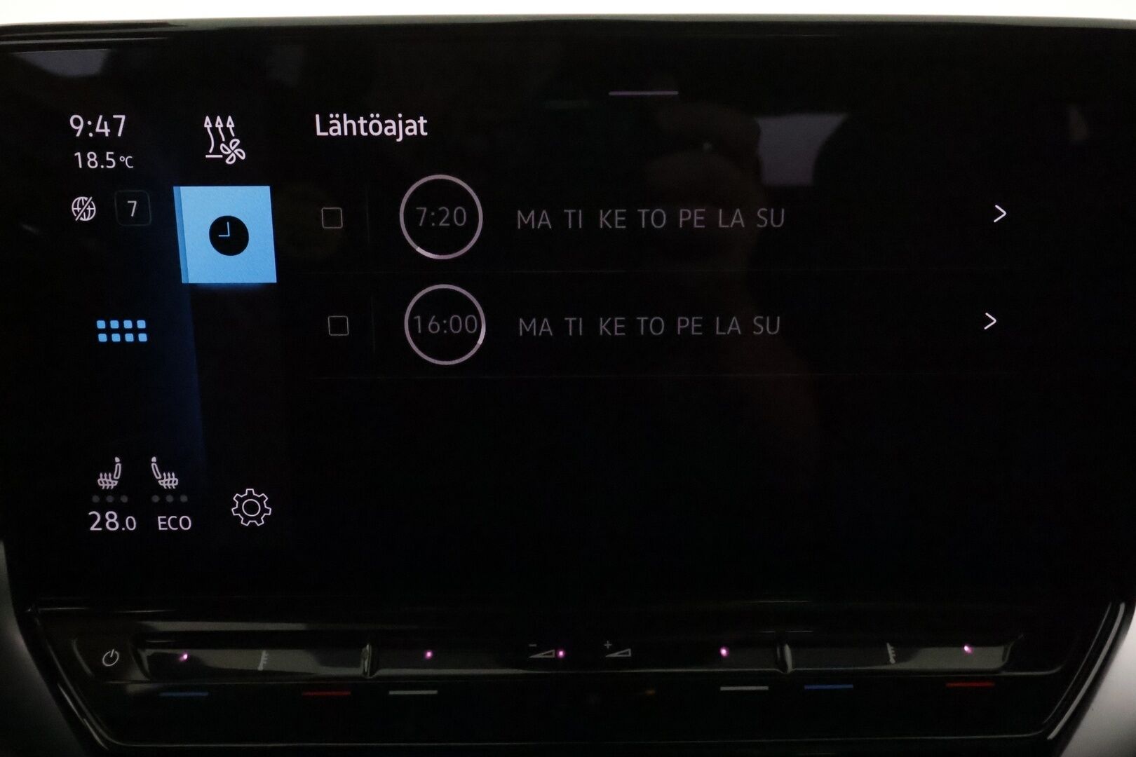 Volkswagen ID.4 2021 Pro Performance Business Max **Lämpöpumppu / Lasikatto / HUD / ACC / 360° / Matrix / Hierovat Sportpenkit Muistilla** - 1-om Suomi-auto / 2x Latauskaapelit / Kahdet Renkaat / Merkkihuollettu! / **HUIPPU KAMOILLA**