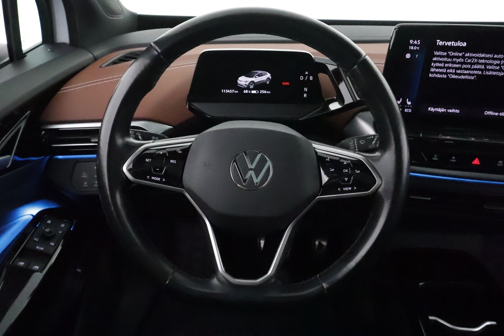 Volkswagen ID.4 2021 Pro Performance Business Max **Lämpöpumppu / Lasikatto / HUD / ACC / 360° / Matrix / Hierovat Sportpenkit Muistilla** - 1-om Suomi-auto / 2x Latauskaapelit / Kahdet Renkaat / Merkkihuollettu! / **HUIPPU KAMOILLA**