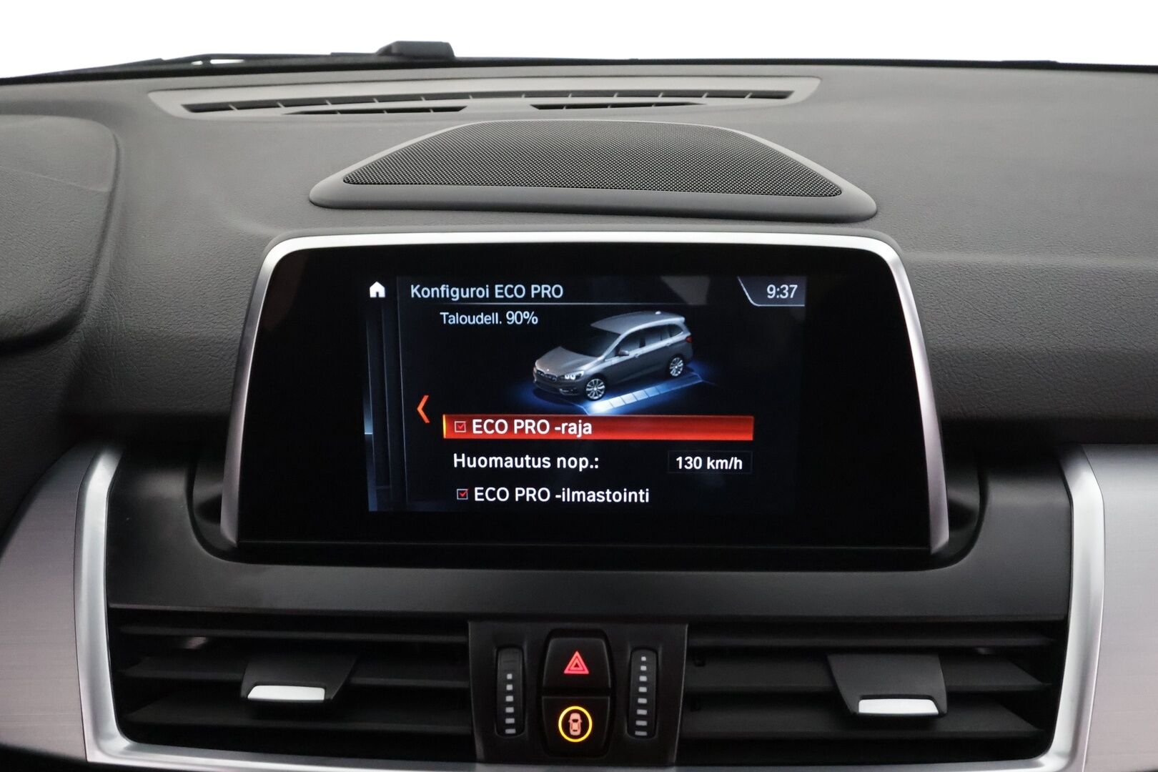 BMW 218 2021 F46 Gran Tourer 218d A xDrive Business Luxury * ACC / P.tutkat / Comfort Access / Panorama / Koukku / LED / Hifi * - Ruskeat nahat / 1.Om Suomi-auto / Kahdet renkaat aluvanteilla / Merkkihuollettu / Huippuvarusteet