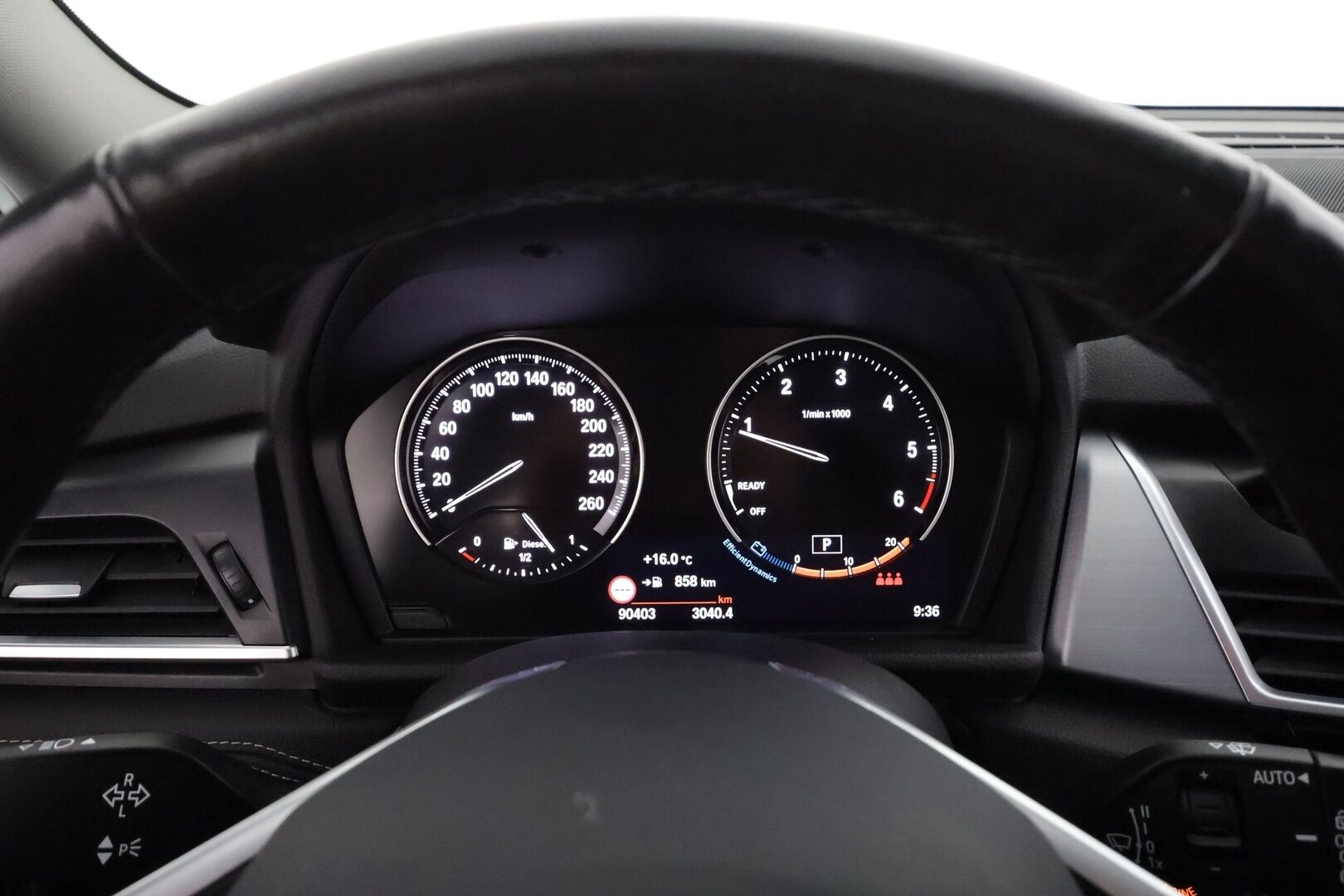 BMW 218 2021 F46 Gran Tourer 218d A xDrive Business Luxury * ACC / P.tutkat / Comfort Access / Panorama / Koukku / LED / Hifi * - Ruskeat nahat / 1.Om Suomi-auto / Kahdet renkaat aluvanteilla / Merkkihuollettu / Huippuvarusteet