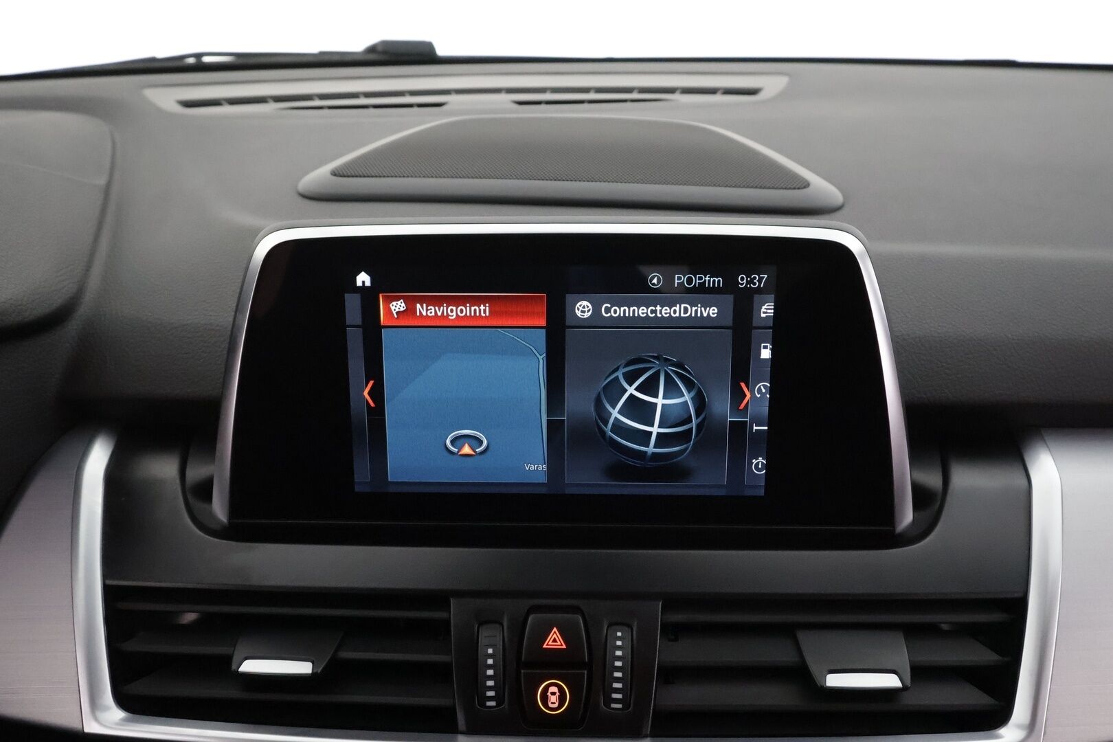 BMW 218 2021 F46 Gran Tourer 218d A xDrive Business Luxury * ACC / P.tutkat / Comfort Access / Panorama / Koukku / LED / Hifi * - Ruskeat nahat / 1.Om Suomi-auto / Kahdet renkaat aluvanteilla / Merkkihuollettu / Huippuvarusteet - HULLUT AVAJAISHULINAT KORKOTARJOUS 3,29 %