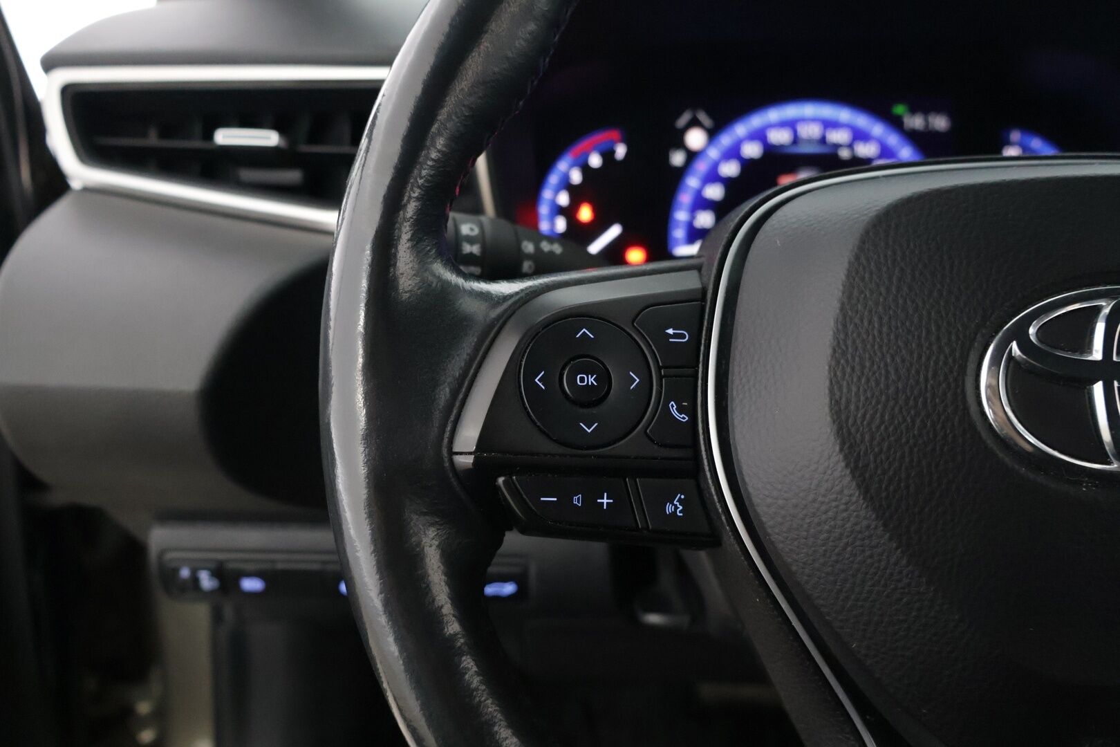 Toyota Corolla 2022 Touring Sports 1,8 Hybrid Active Business *ACC / P.Kamera / Navi / ALV / Lane assist / Led - Alvillinen Corolla Touring hyvällä historialla