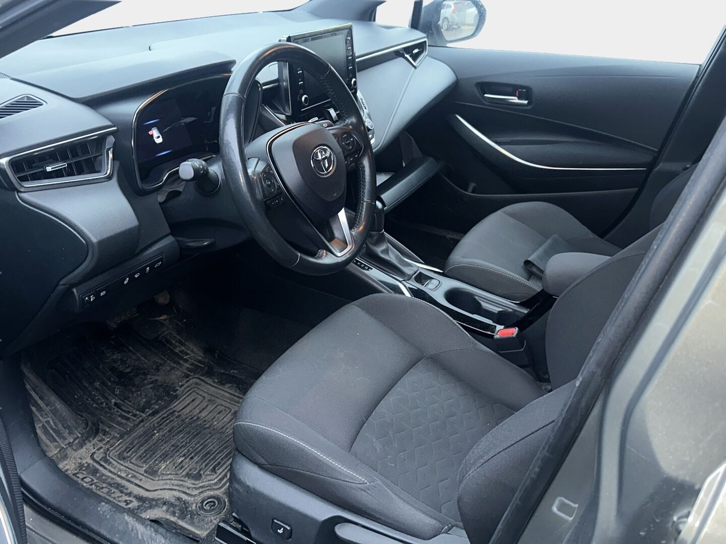 Toyota Corolla 2022 Touring Sports 1,8 Hybrid Active Business - Alvillinen Corolla Touring hyvällä historialla - HULLUT JOULUT KORKOTARJOUS 2,49% 