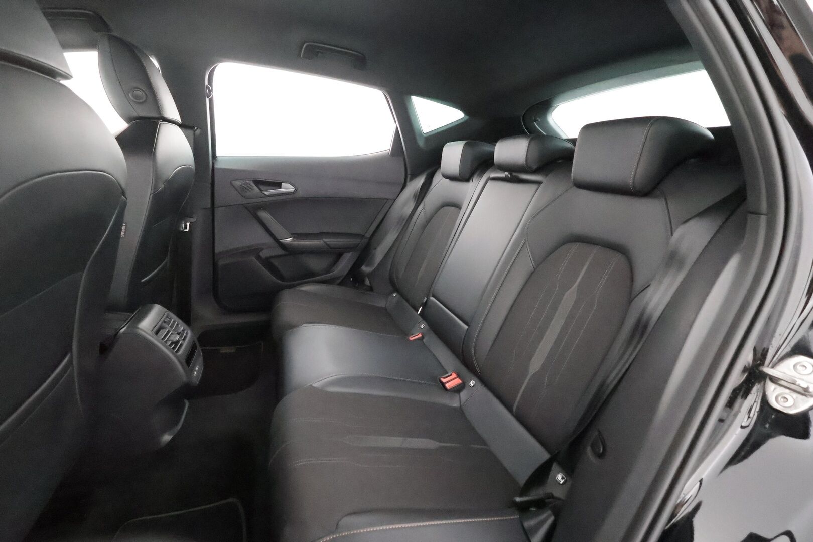 Cupra Formentor 2022 2,0 TSI 140 kW 4Drive DSG - | ACC | Webasto | Koukku | Beats | Ambient light | P.kamera | Puolinahat | Keyless | Lane Assist | Lämm. ratti | Digimittaristo | 2x renkaat aluin | 