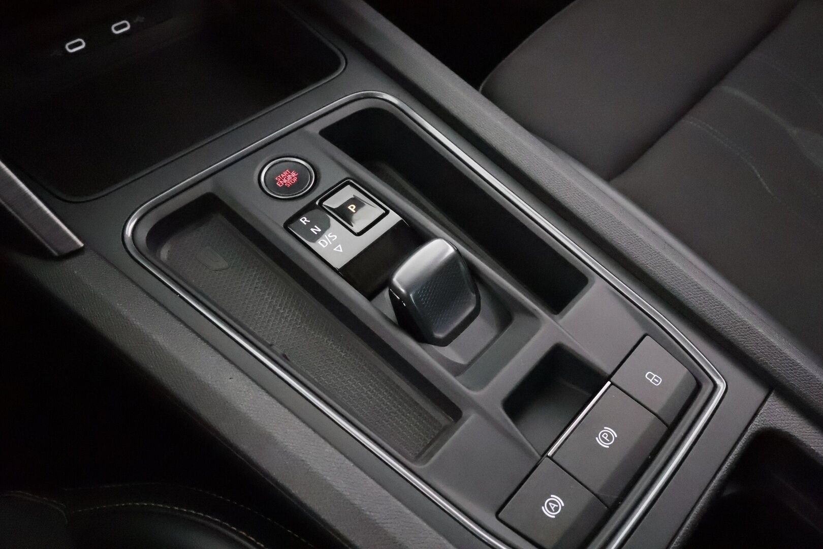 Cupra Formentor 2022 2,0 TSI 140 kW 4Drive DSG - | ACC | Webasto | Koukku | Beats | Ambient light | P.kamera | Puolinahat | Keyless | Lane Assist | Lämm. ratti | Digimittaristo | 2x renkaat aluin | 
