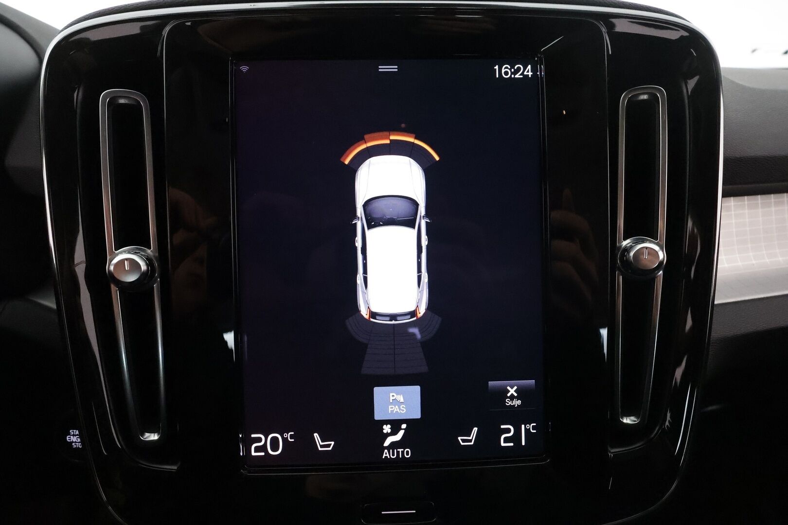 Volvo XC40 2022 T4 TwE Business Inscription Expression Edition **1.om Suomi-auto / koukku / P. Kamera / LED-valot / Kaistavahti** - 3,99 % KORKOTARJOUS TÄHÄN AUTOON - Digimittaristo / Apple&Android / KeylessGO / 2x Renkaat