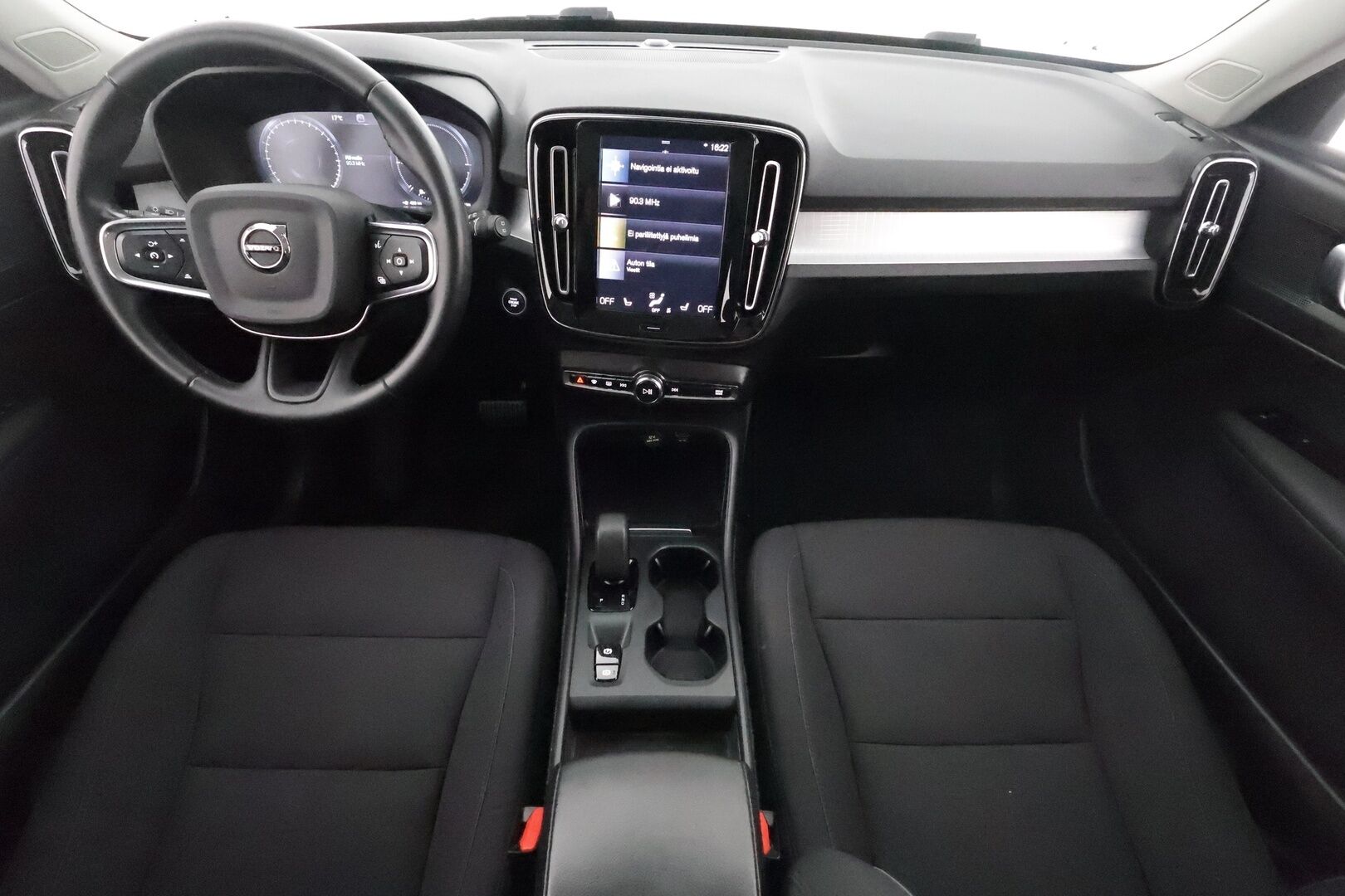Volvo XC40 2022 T4 TwE Business Inscription Expression Edition **1.om Suomi-auto / koukku / P. Kamera / LED-valot / Kaistavahti** - 3,99 % KORKOTARJOUS TÄHÄN AUTOON - Digimittaristo / Apple&Android / KeylessGO / 2x Renkaat