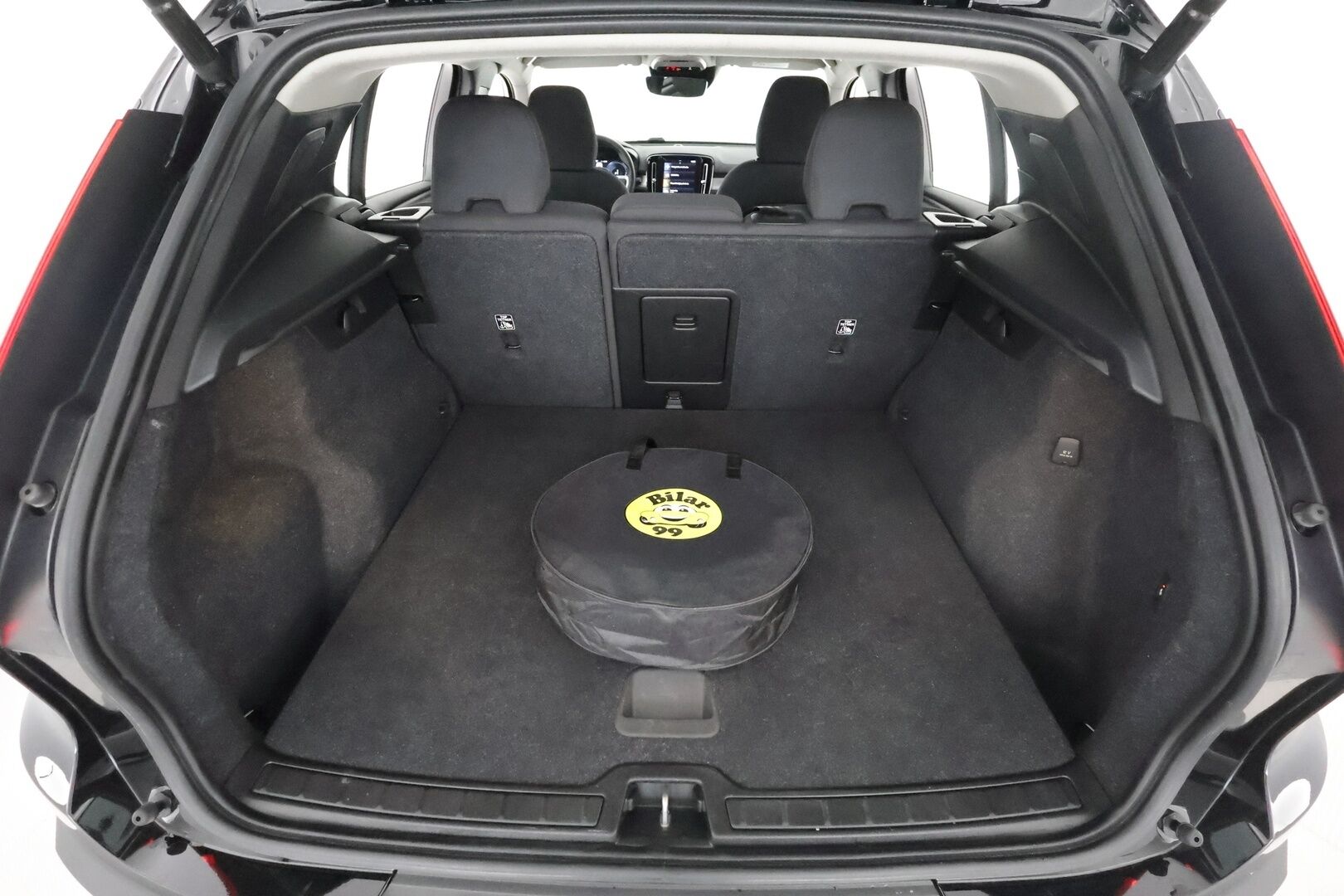 Volvo XC40 2022 T4 TwE Business Inscription Expression Edition **1.om Suomi-auto / koukku / P. Kamera / LED-valot / Kaistavahti** - 3,99 % KORKOTARJOUS TÄHÄN AUTOON - Digimittaristo / Apple&Android / KeylessGO / 2x Renkaat