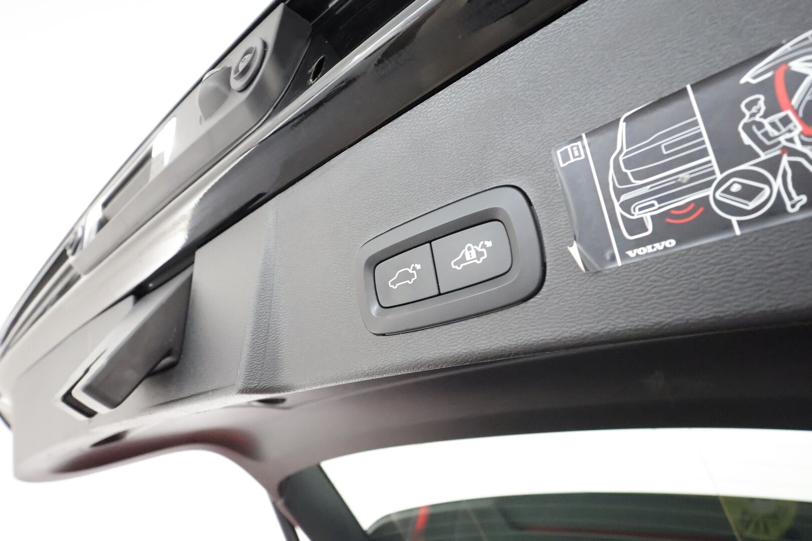 Volvo XC40 2022 T4 TwE Business Inscription Expression Edition **1.om Suomi-auto / koukku / P. Kamera / LED-valot / Kaistavahti** - 3,99 % KORKOTARJOUS TÄHÄN AUTOON - Digimittaristo / Apple&Android / KeylessGO / 2x Renkaat