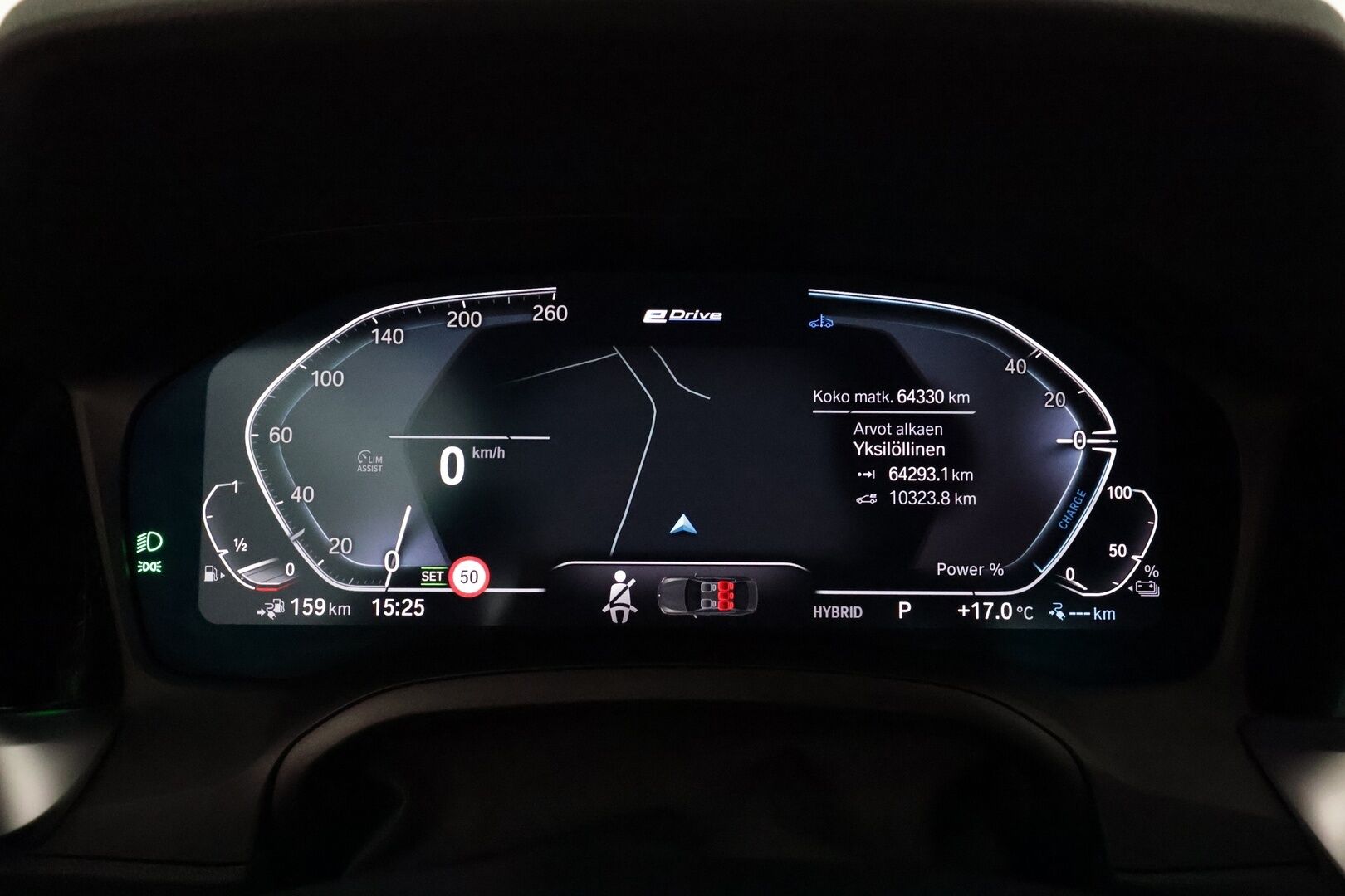 BMW 320 2022 G20 A Charged Edition M Sport **Vakkari / Hifi / P.tutkat / Nahka-Alcantara / Navi / LED** - 1.Om Suomi-auto / Kahdet renkaat aluvanteilla / Akku kuntotarkastettu SOH 92,1% / Juuri huollettu!
