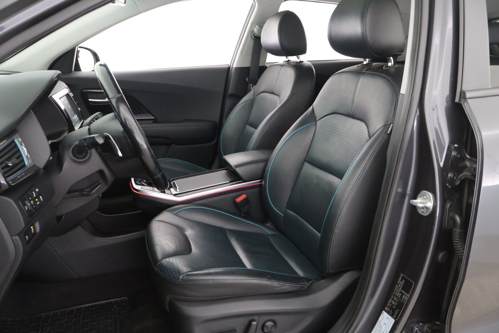 Kia Niro 2019 Business Premium 64 kWh 204 hv - *ACC / Kattoluukku / JBL / P.Kamera / Nahkasisusta / Ilmastoidut penkit / Keyless / Navi*